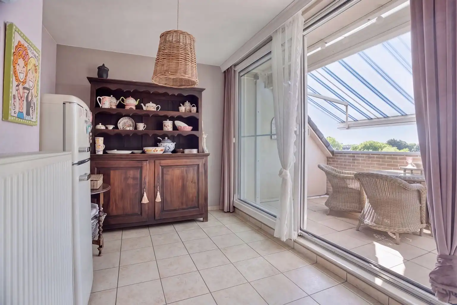 Prachtig duplexappartement met 3 slaapkamers, 2 terrassen en een inpandige garagebox, rustig gelegen op wandelafstand van het centrum van Maaseik. foto 9