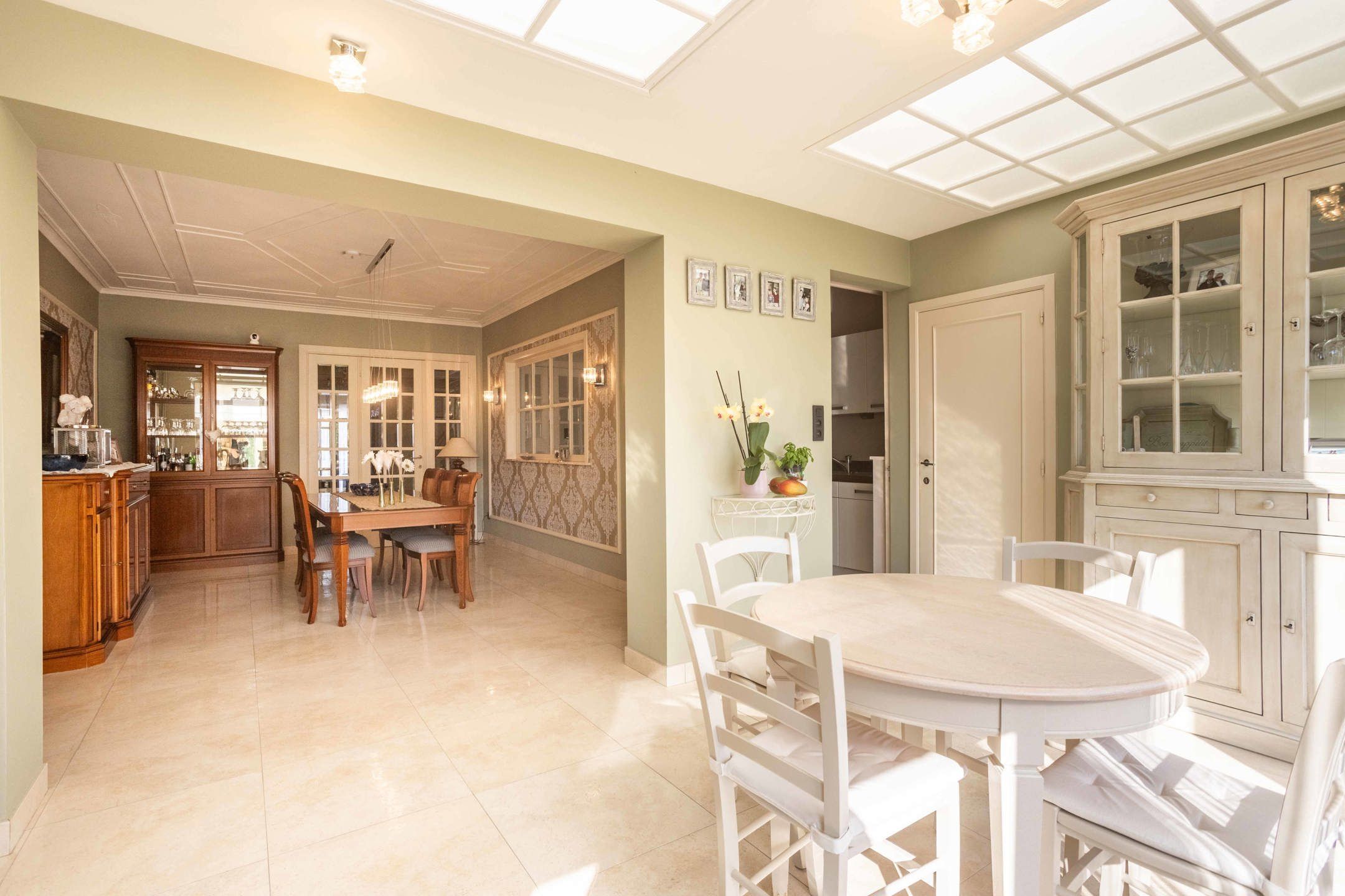 Unieke burgerwoning met tuin en perceel bouwgrond met garage foto 9