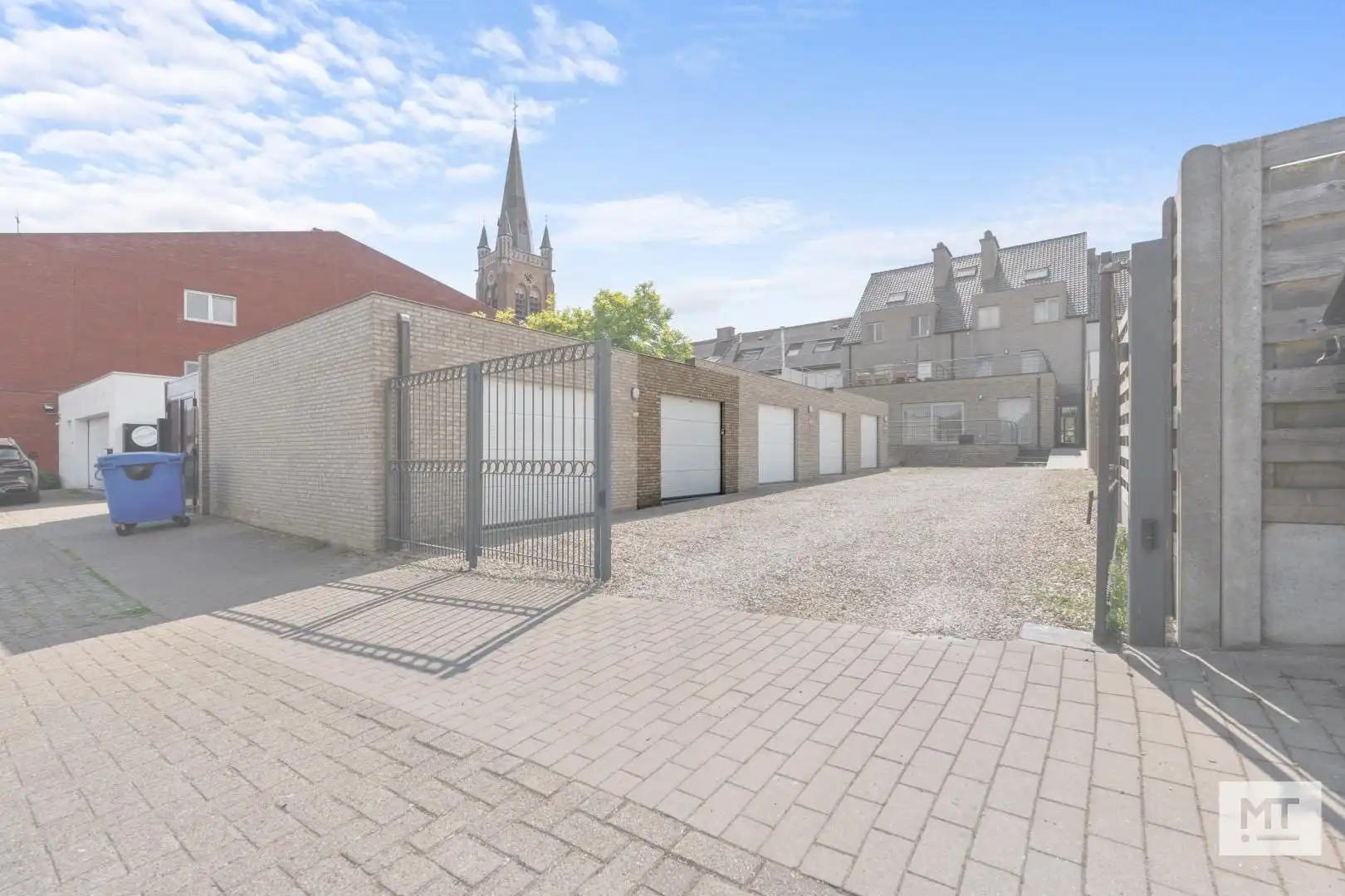 Ruim appartement (109 m²) met 2 slaapkamers en garage te koop in de dorpskern van Beselare foto 13