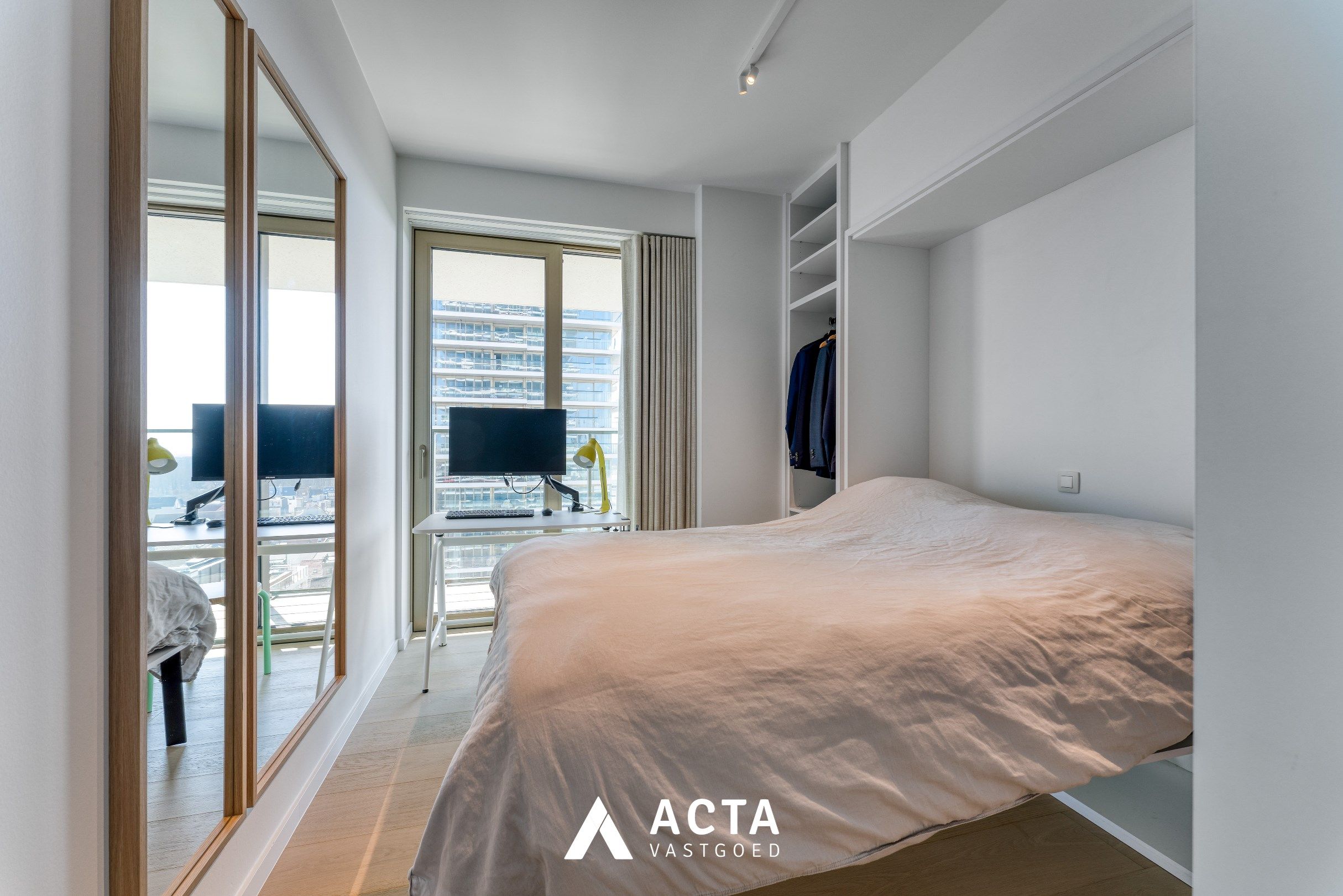 Luxueus afgewerkt nieuwbouw appartement in SKY TOWER ONE foto 16