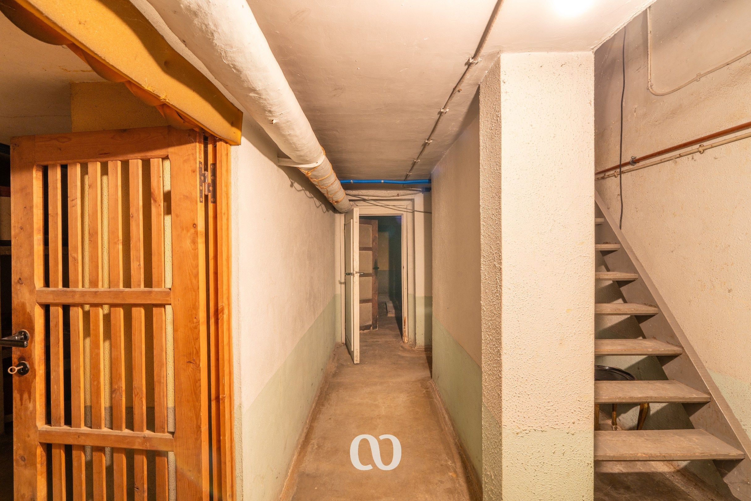 Zeer grote karaktervolle woning in art-deco stijl met tal van mogelijkheden foto 19