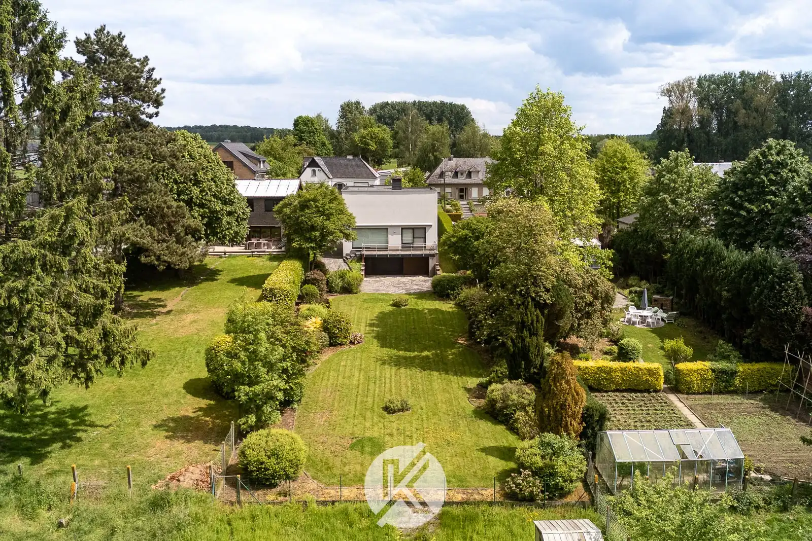 Ruime gezinswoning met prachtige tuin foto 29
