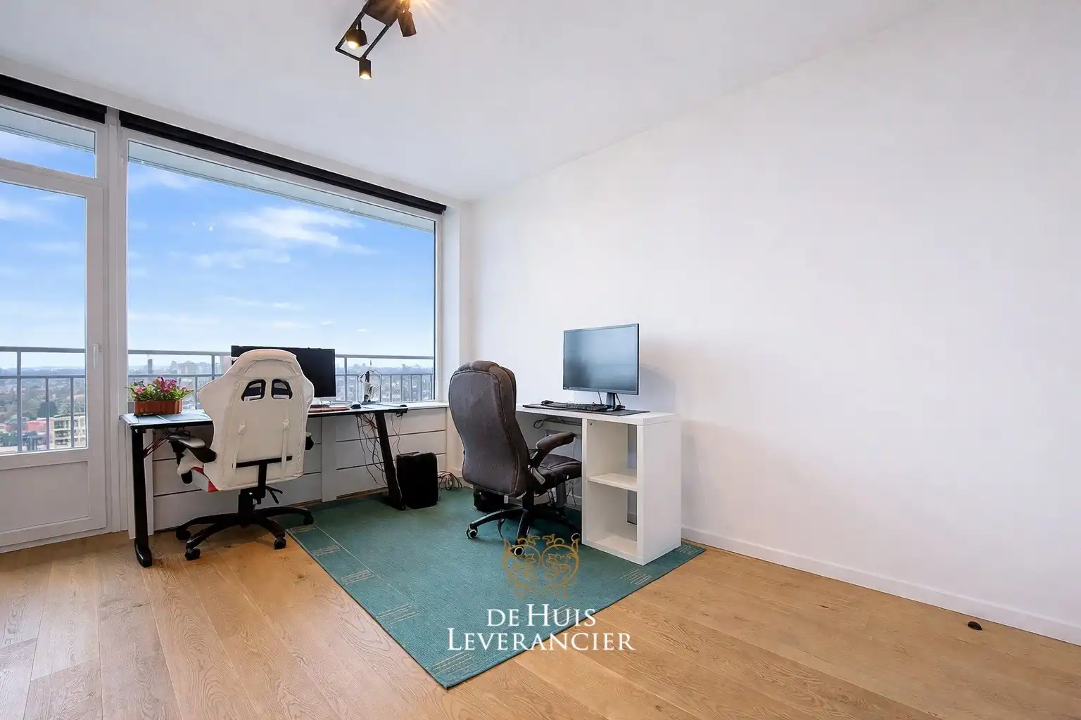 centraal gelegen, gerenoveerd appartement met panoramische zicht op 2 terrassen foto 16