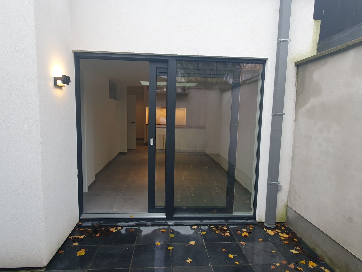 Instapklaar, duurzaam afgewerkt appartement te huur in Sint-Amandsberg foto 23