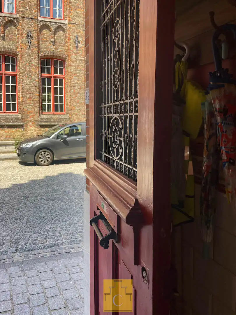 authentiek trapgevelhuis met zonnige stadstuin op toplocatie nabij het Minnewater foto 6