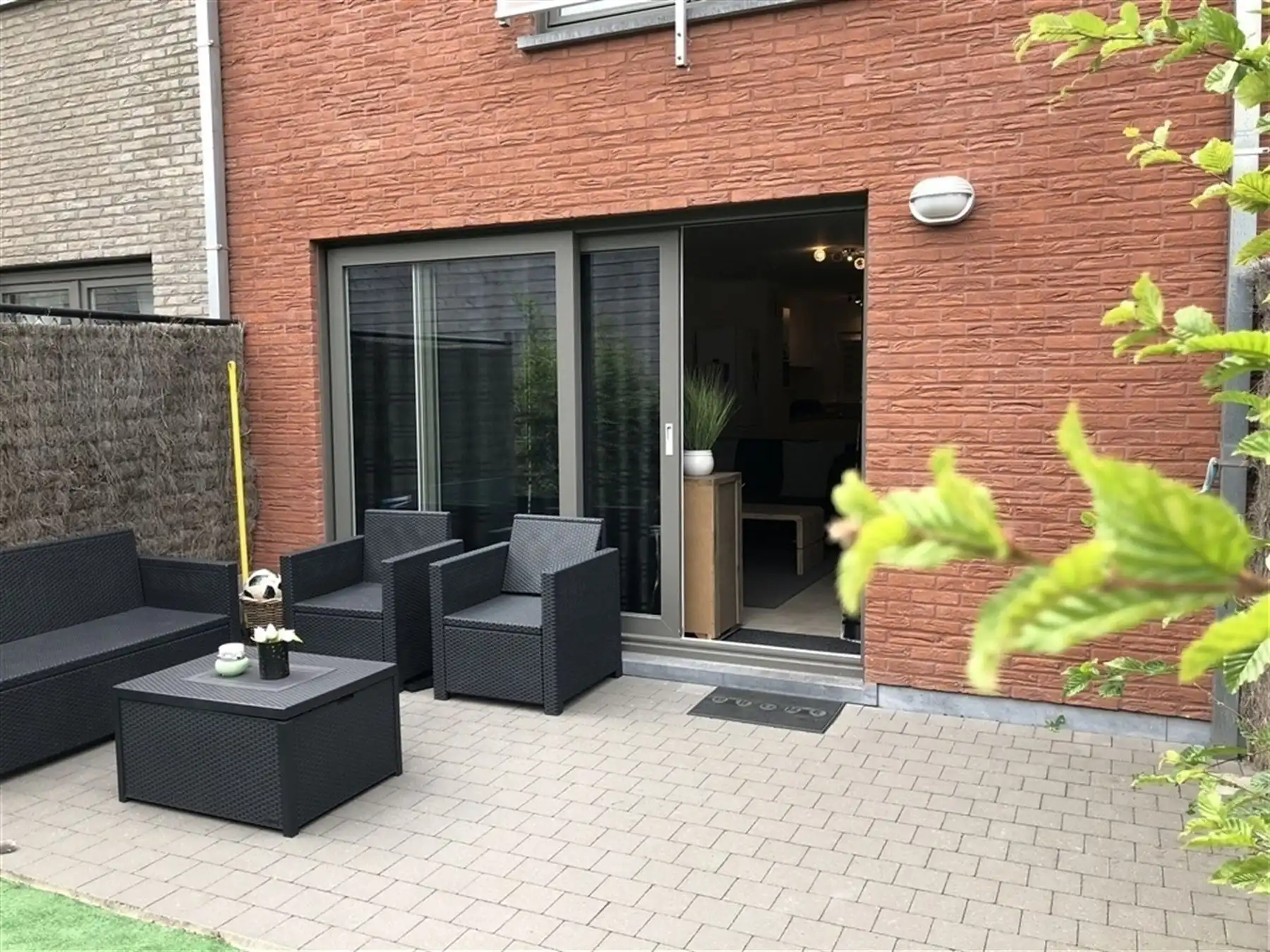 Prachtige, recente stadswoning gelegen in het hartje van Ronse foto 10