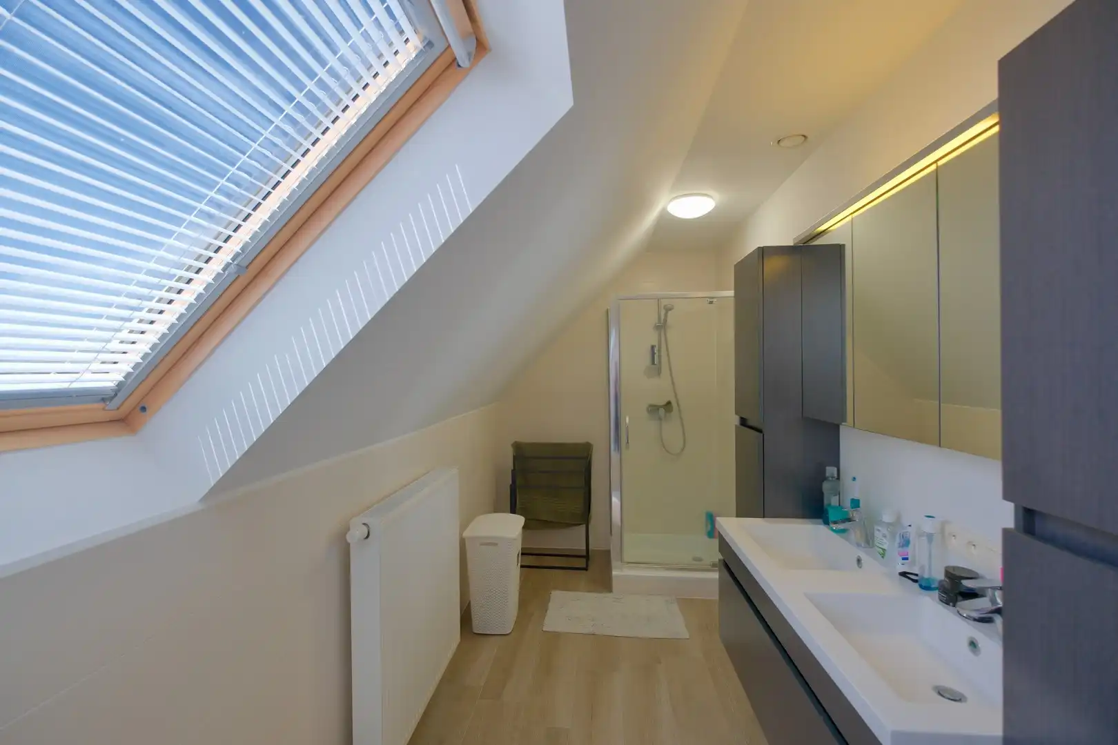 Recente bel-etage met 3 slpks, ruim terras en staanplaats foto 17