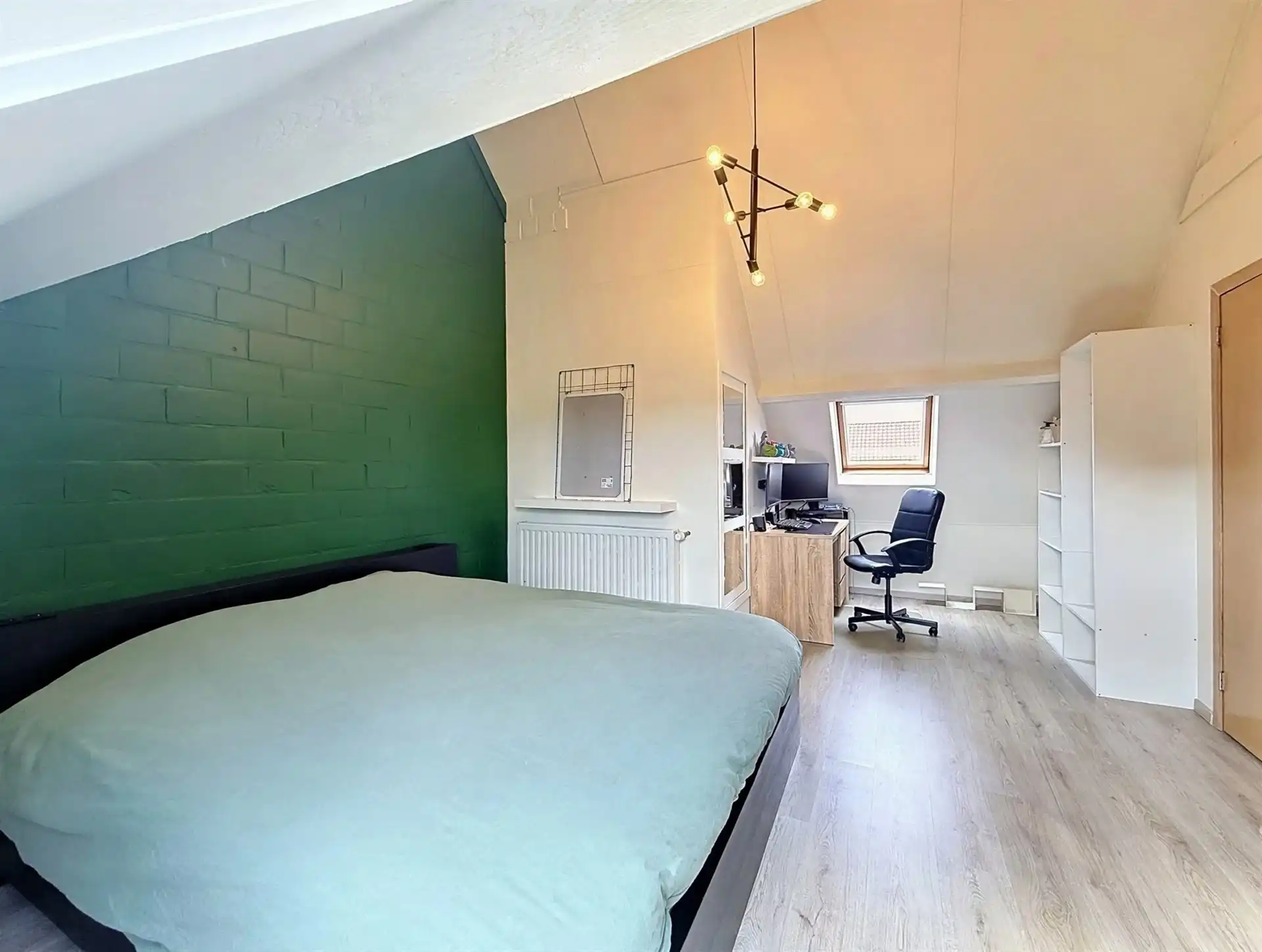 Ruime gezinswoning met 5 slaapkamers, EPC B en 203 m² bewoonbare oppervlakte in een doodlopende straat! foto 12
