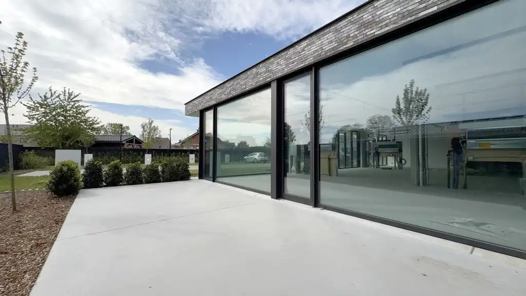 Nieuwbouw kantoorgelijkvloers te huur aan N70 in Lochristi foto 10