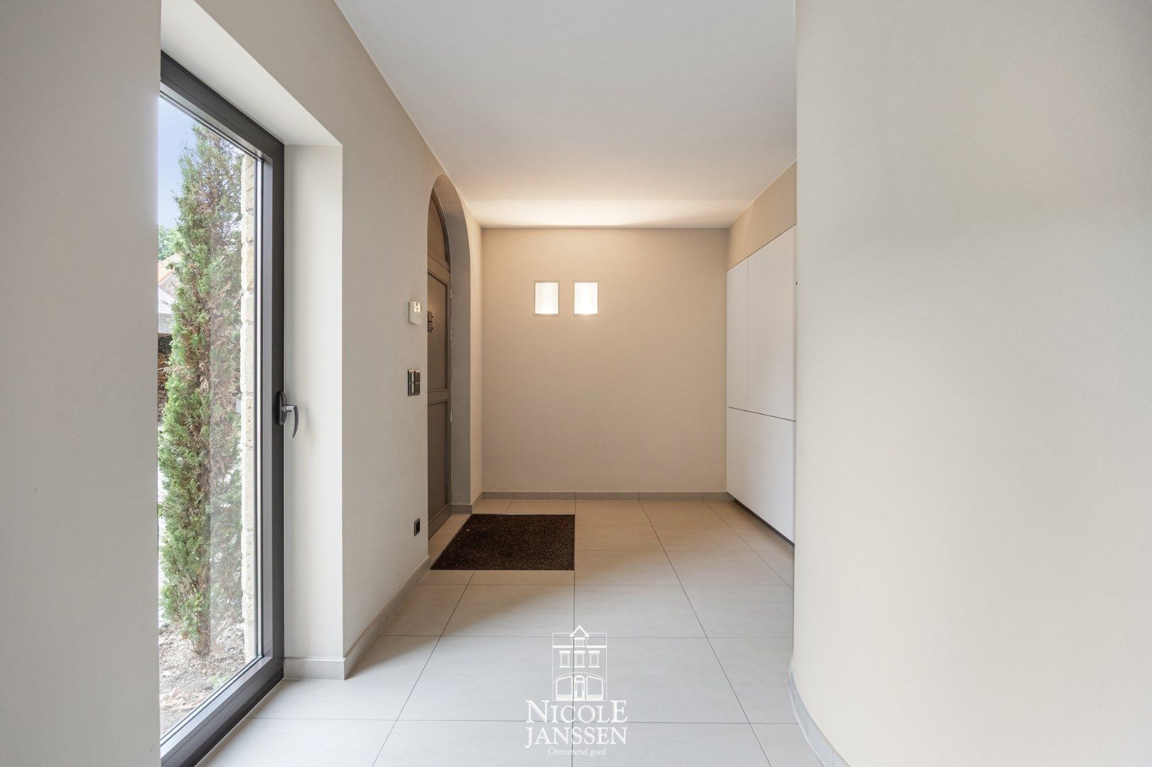 Exclusieve, authentieke villa met binnenzwembad op een rustige locatie foto 3