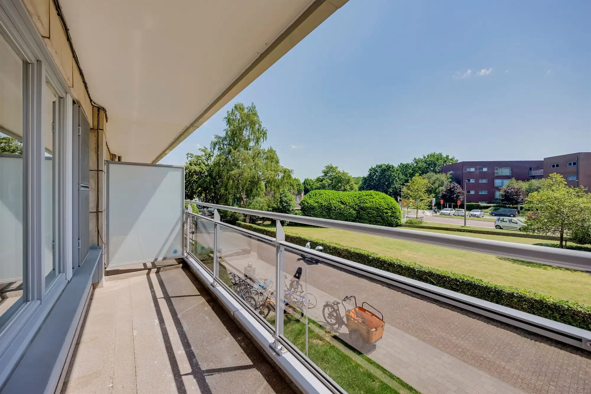 Appartement met 2 slaapkamers en twee terrassen en P foto 6