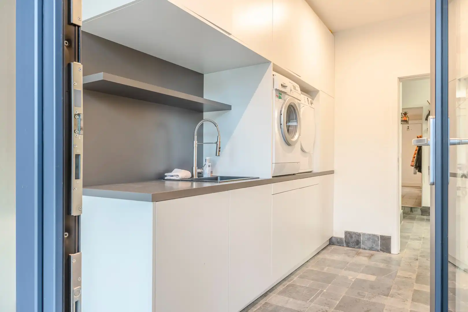 Instapklare woning met mooie tuin foto 12