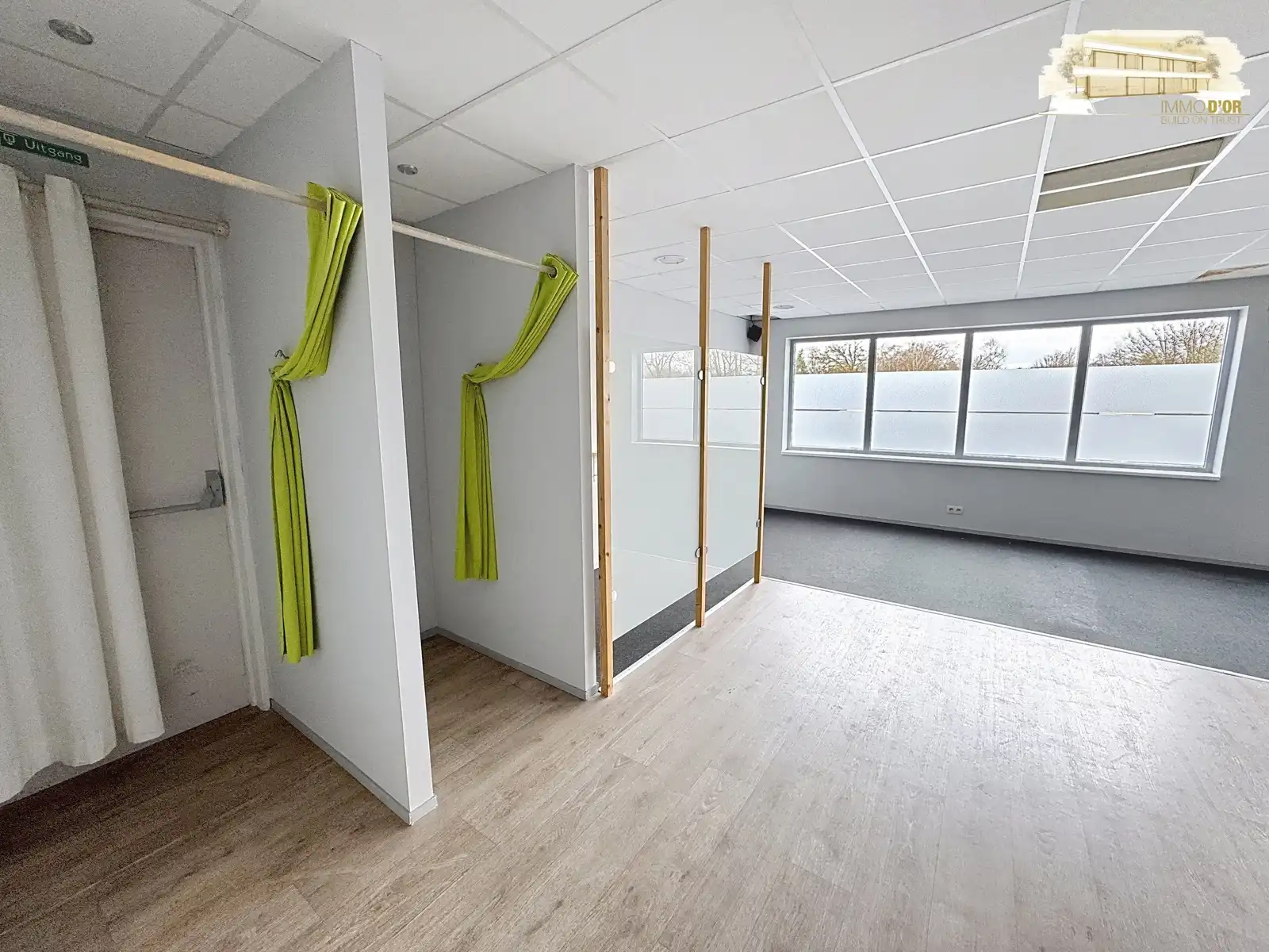 Ruime polyvalente kantoorruimte op topligging in Schoten foto 14