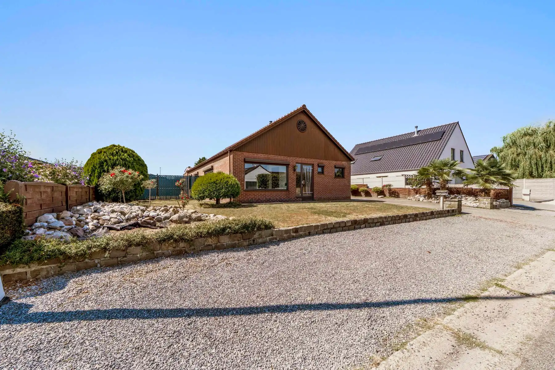 Ruime woning met 4 slaapkamers  foto 2