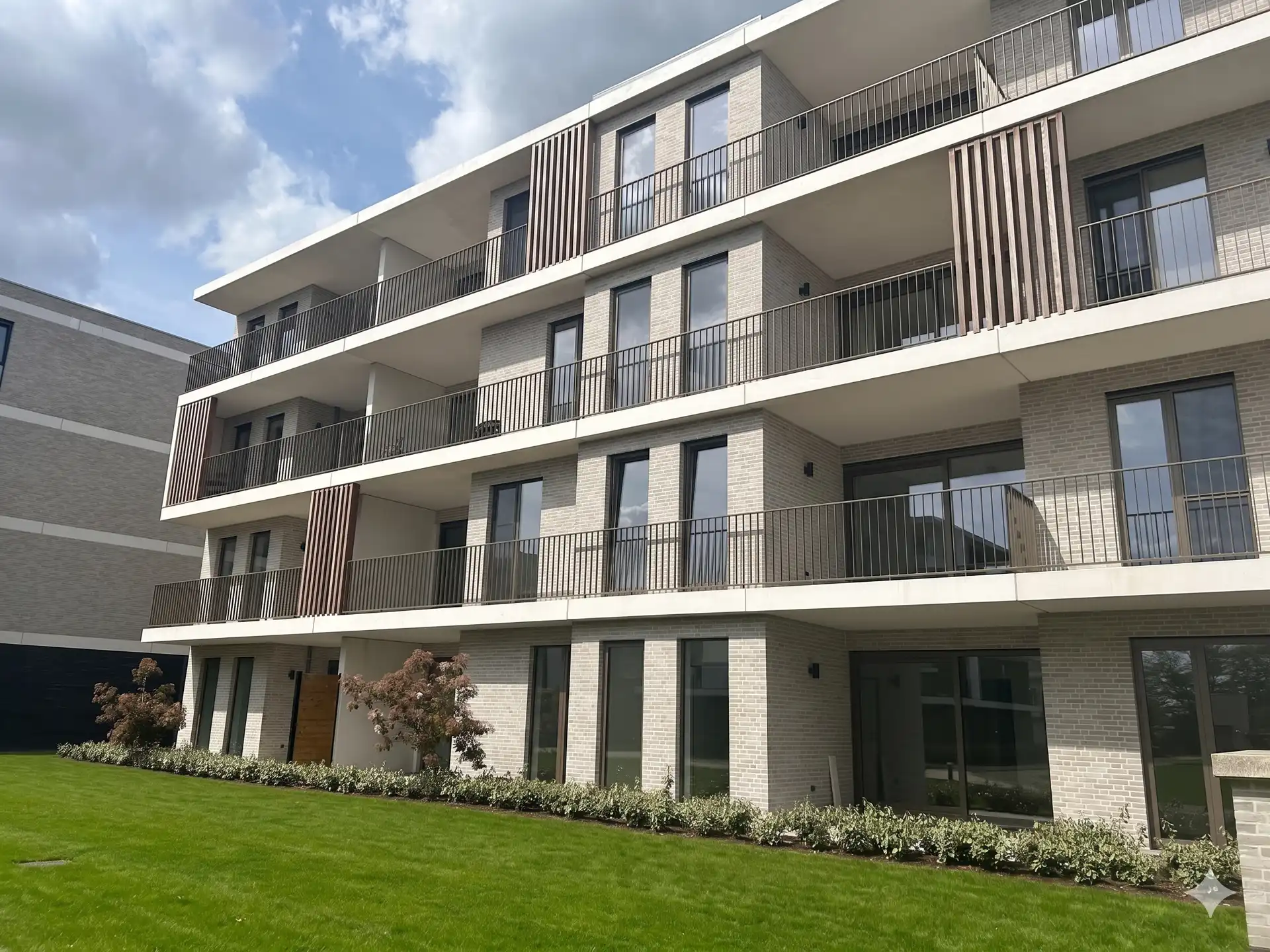 Knap energiezuinig appartement met tof terras foto 14