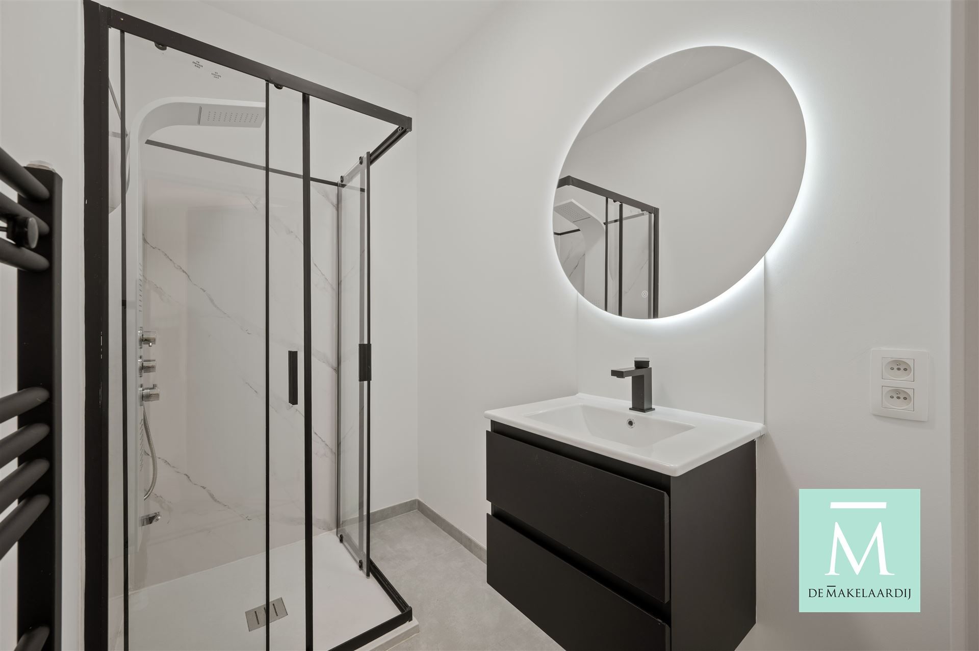 STUDENTS ONLY! Gemeubelde studentenkamer in hartje Mechelen - EERSTE BEWONING NA RENOVATIE  foto 3