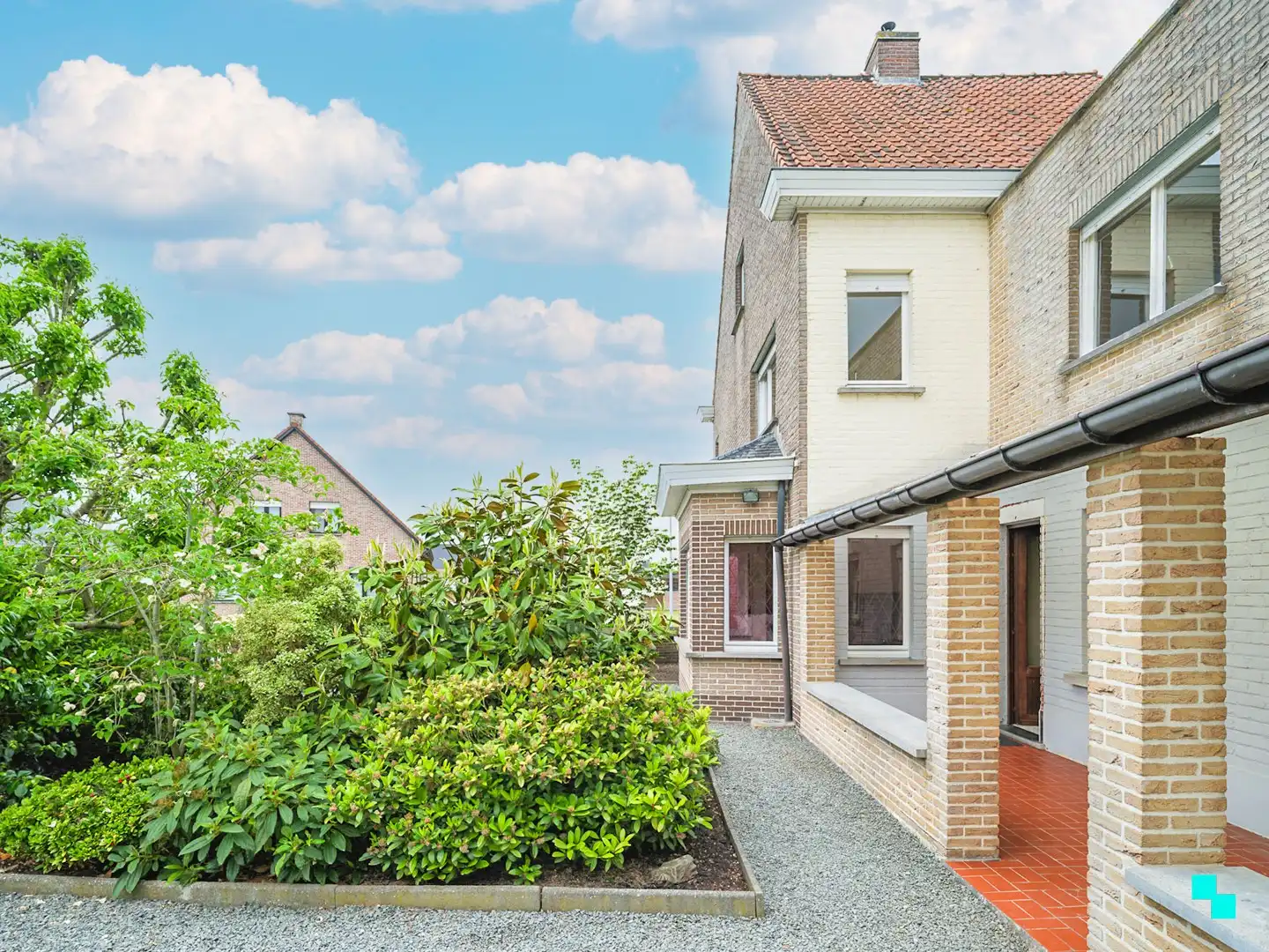 Ruime, te renoveren woning in het mooie Asper foto 25