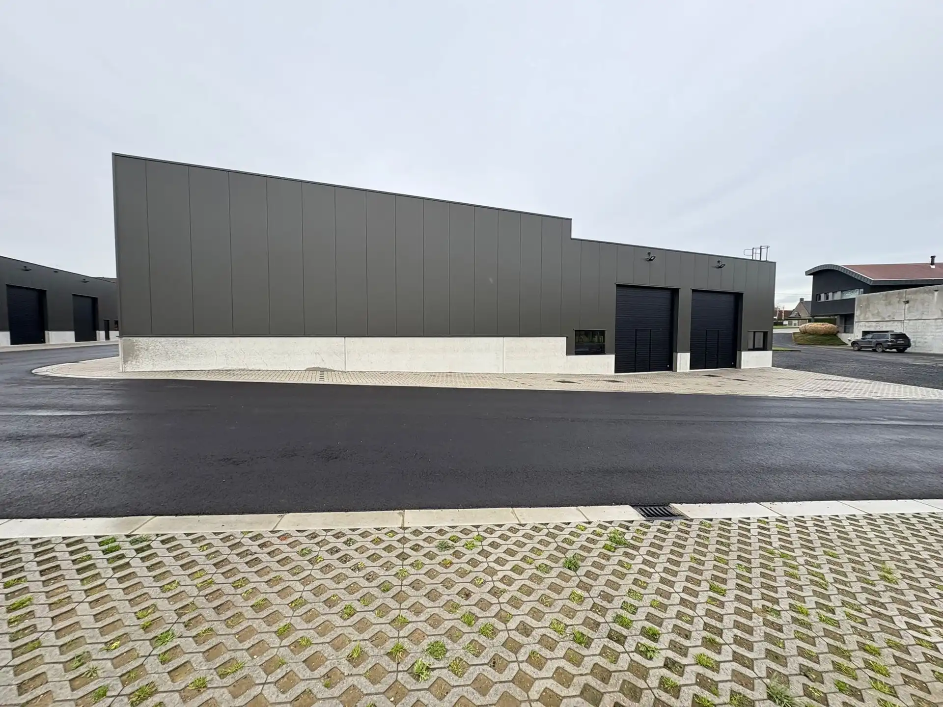 Nieuwbouw KMO-unit met schowroom unit 12 (339m²) foto 2