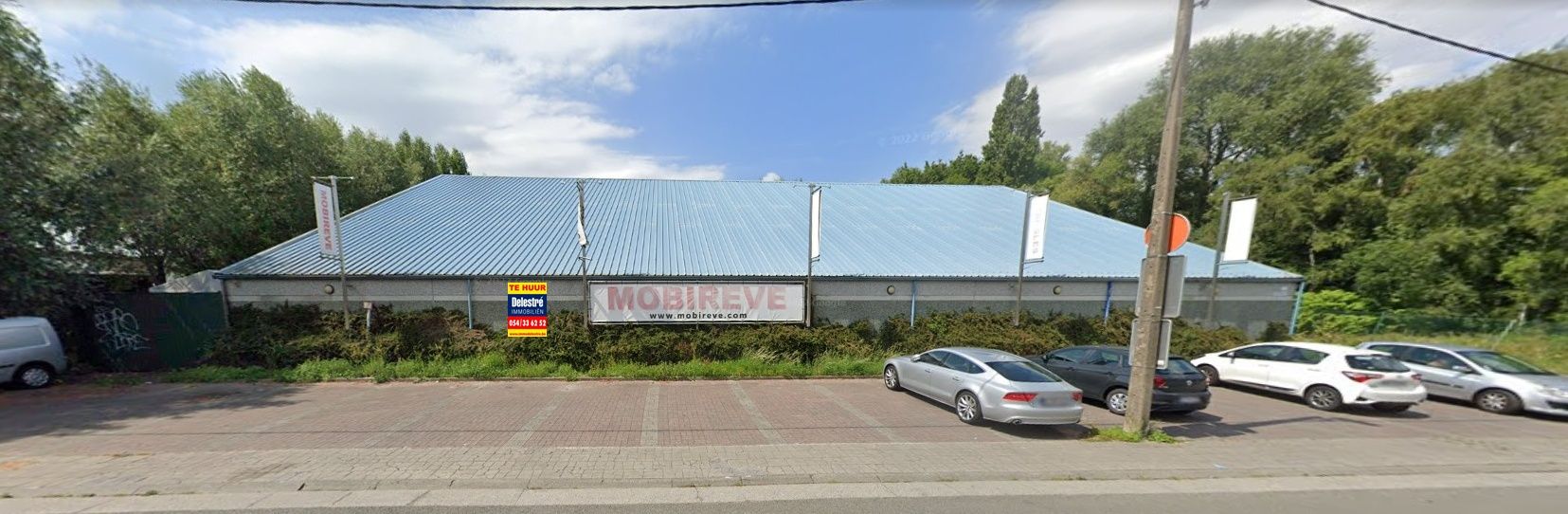 RUIM COMMERCIEEL GEBOUW MET PARKING foto 2