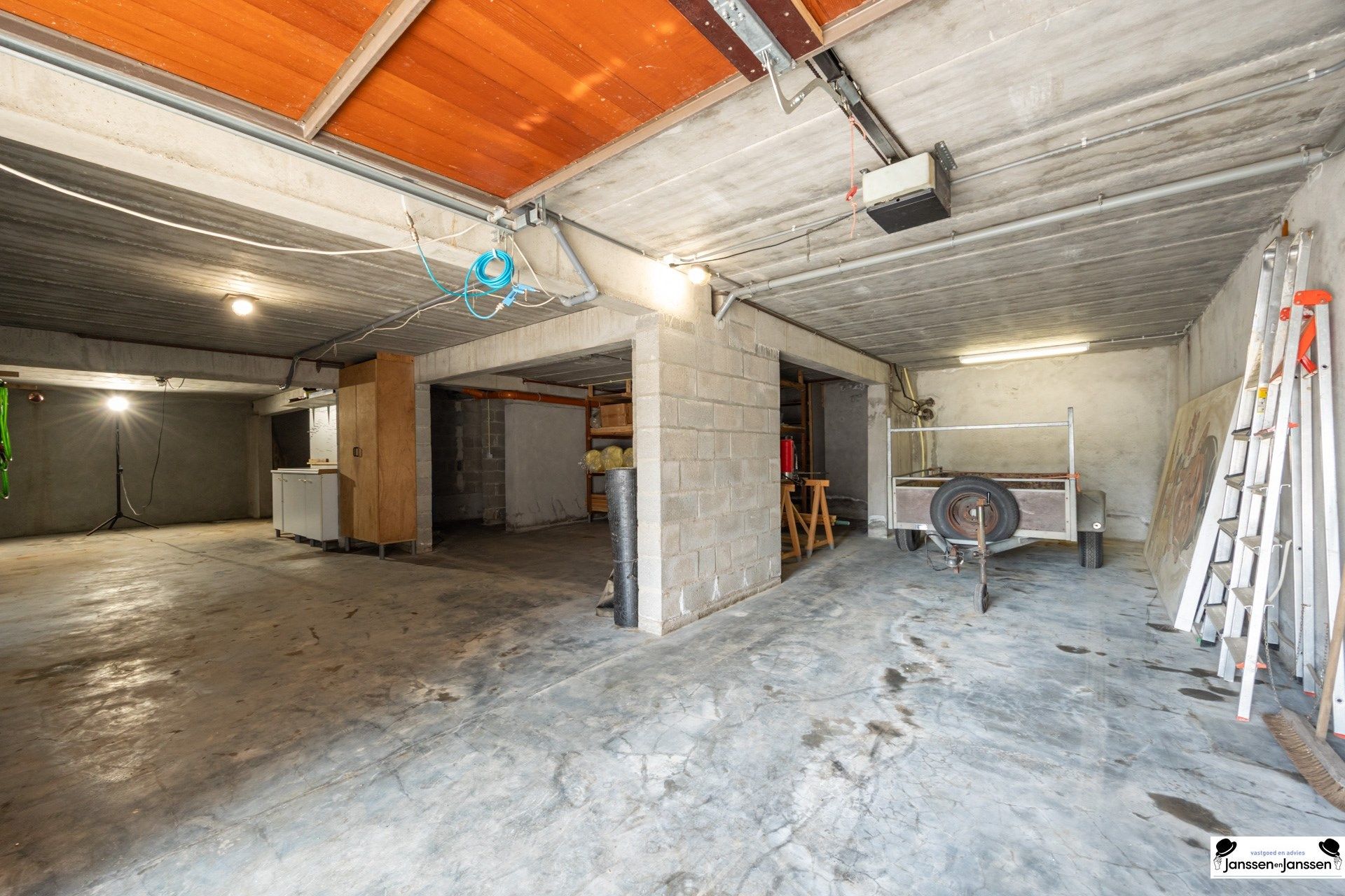 Ruime gezinswoning met 3à4 slaapkamers, kelder op een centrale locatie! foto 28