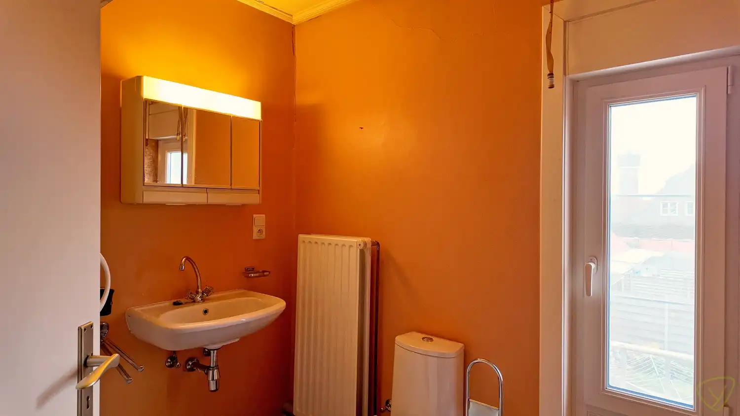 Verrassend ruime woning met 4 slaapkamers en garage foto 14