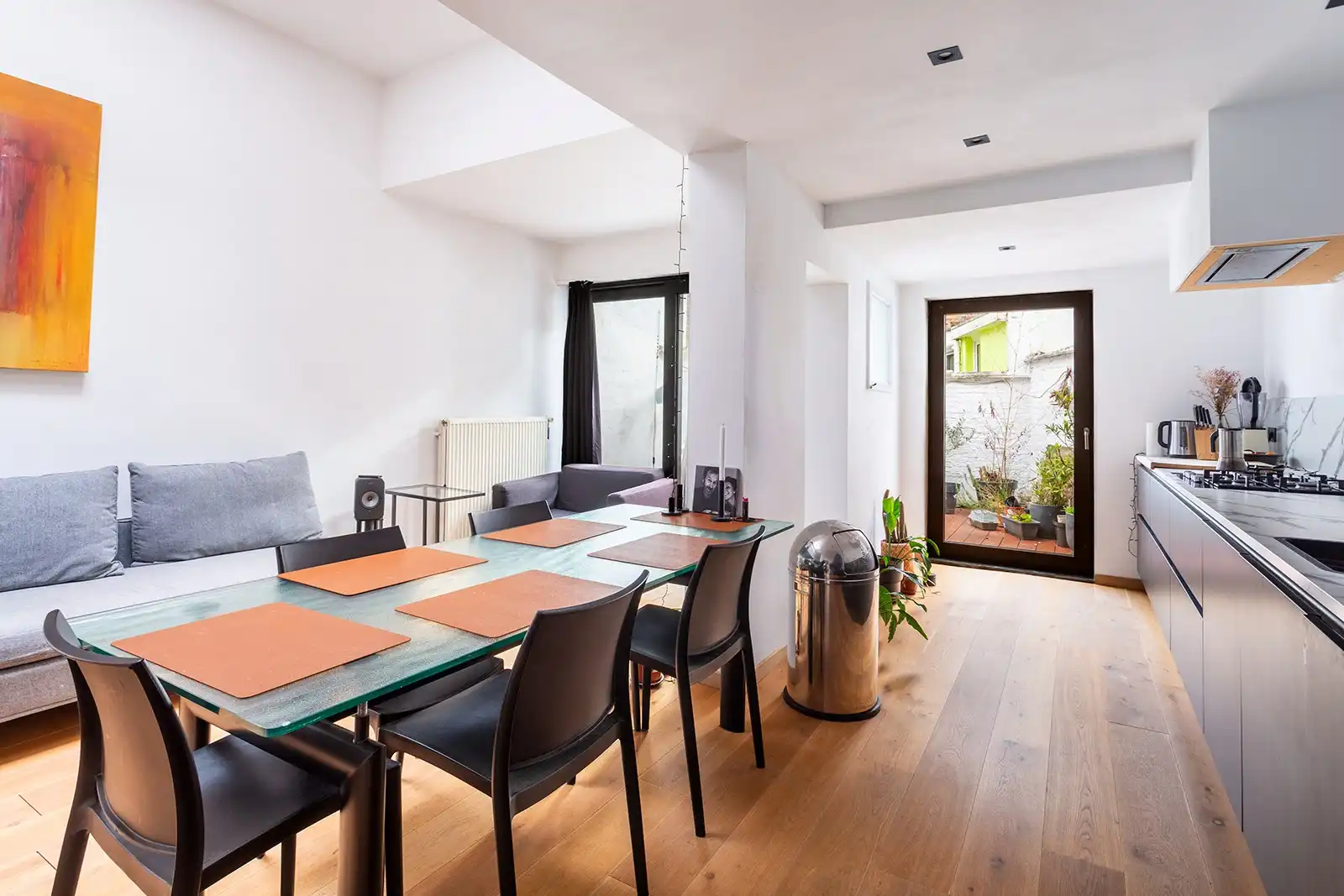 Charmante authentieke woning met 3 slaapkamers en stadstuin nabij Markgravelei foto 6