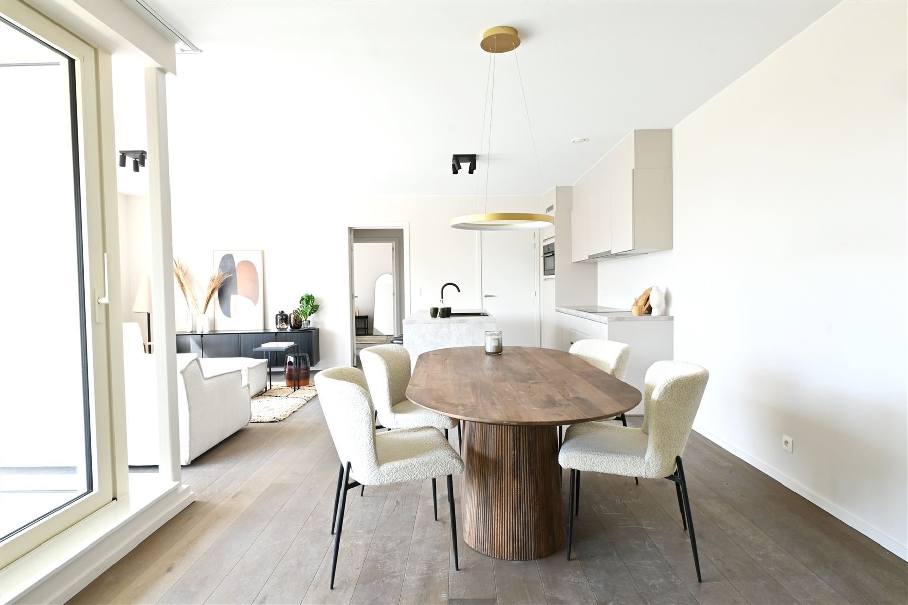 Mooi afgewerkt nieiuwbouwappartement foto {{pictureIndex}}