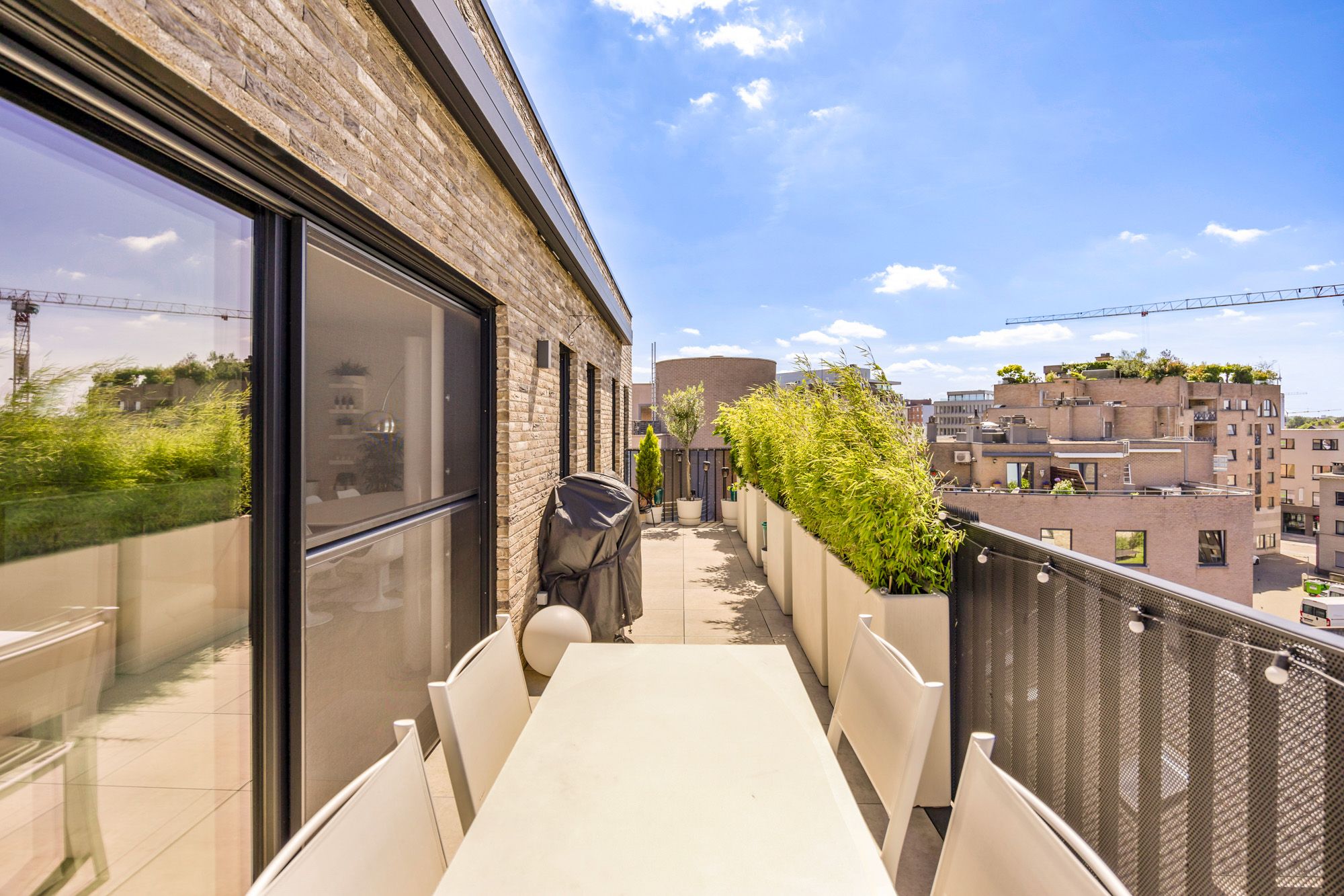 Exclusief Penthouse met 2 slaapkamers en ruim terras te Hasselt foto 6