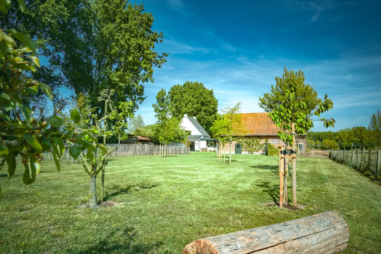 Unieke hoeve met schuur op 2.809m² gelegen in “valleigebied” te Boekhoute foto 18