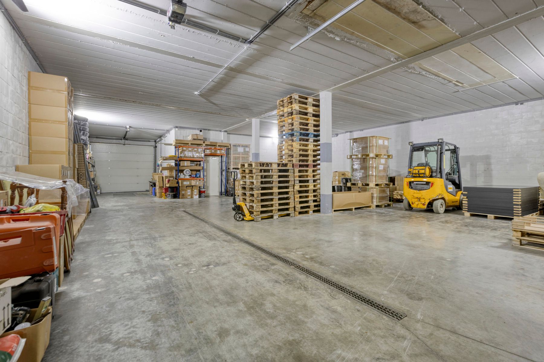 Moderne opslagloods te huur op toplocatie nabij de autosnelweg foto 6