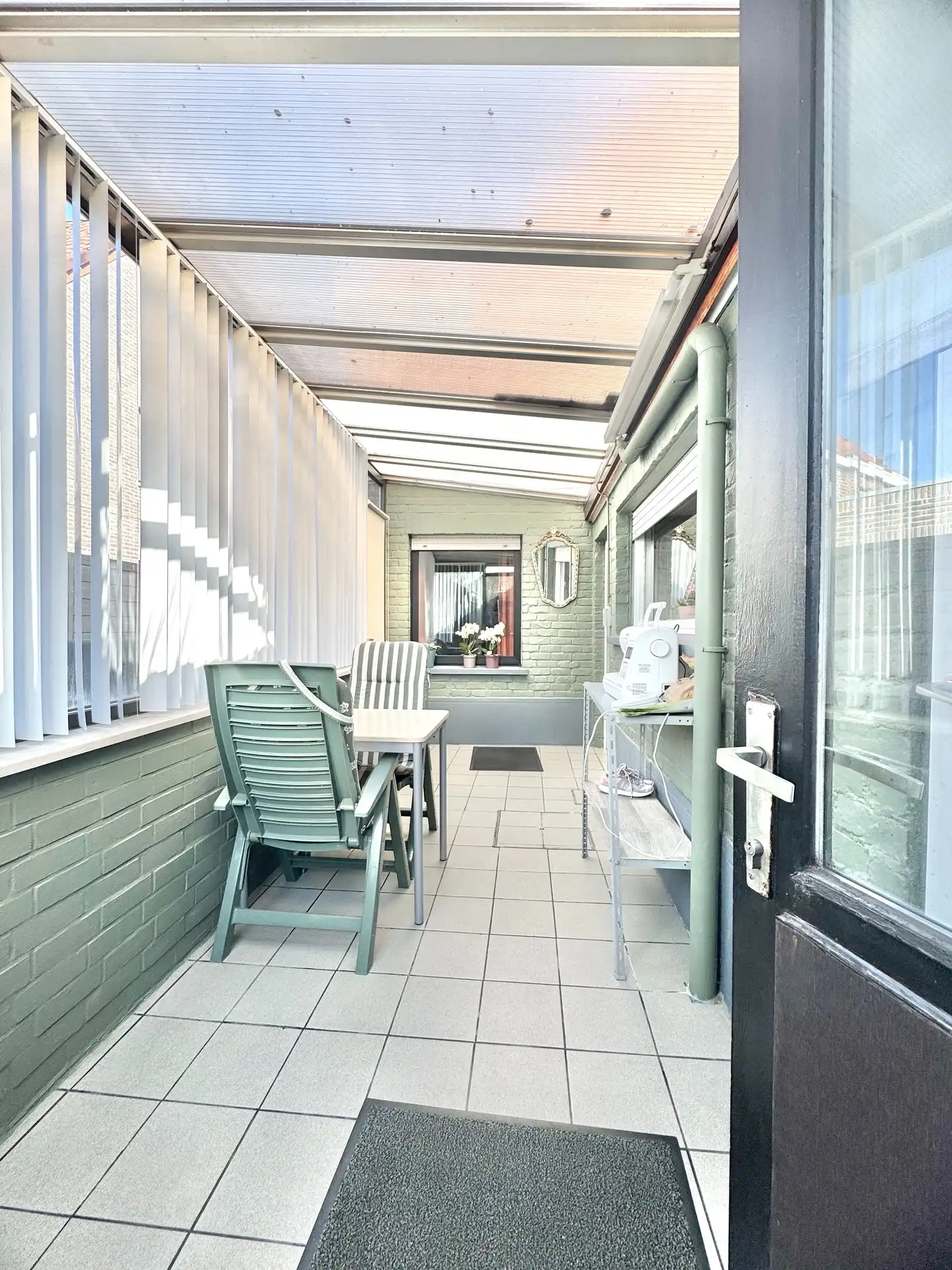 HALFOPEN WONING | 2 KAMERS |TERRAS | GARAGE | 208 M² foto 6