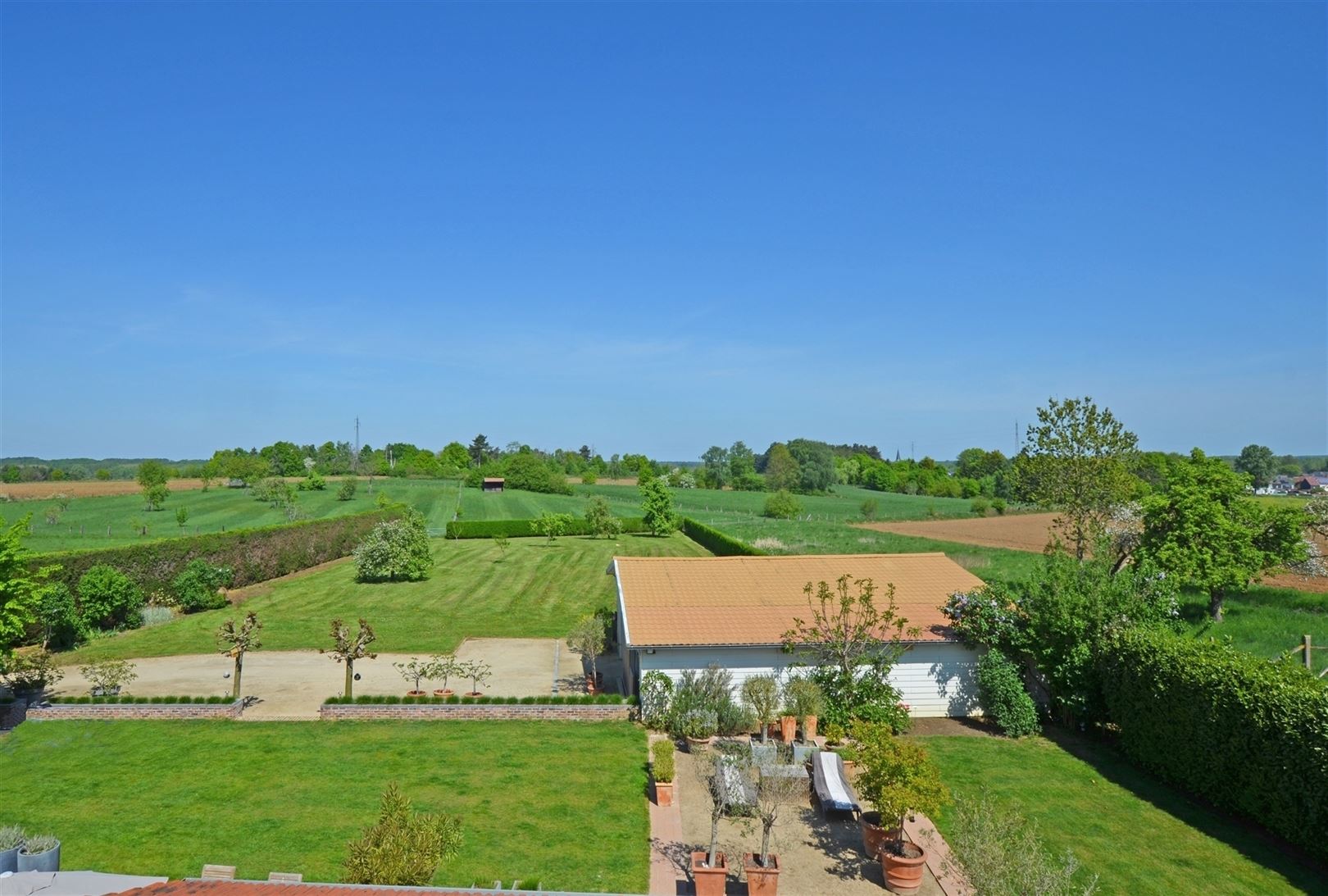 Volledig gerenoveerd landhuis op 1,44 ha tussen de velden foto 40
