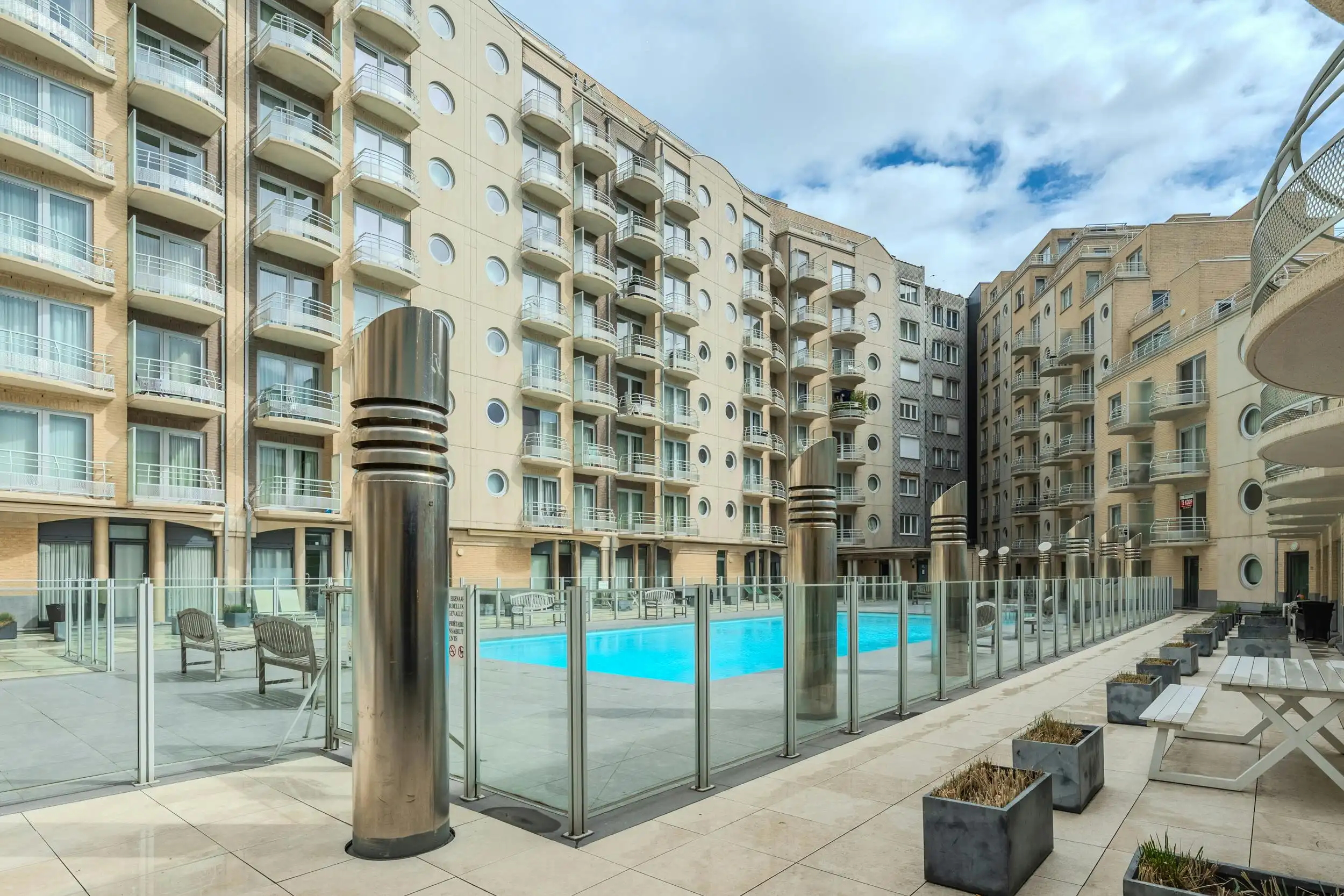 Prachtige studio met terras vlakbij het strand te Oostende foto 8