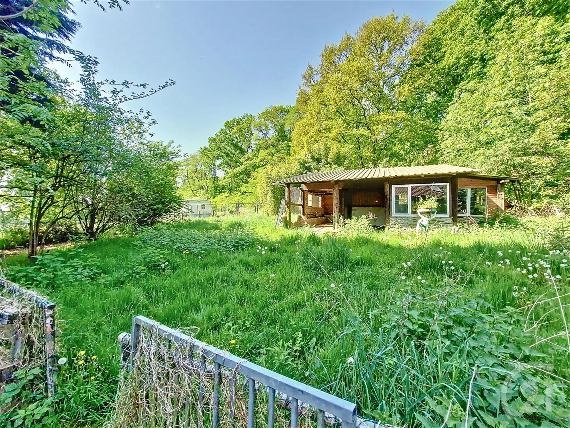 Hoofdfoto van de publicatie: Chalet te koop in Baal!