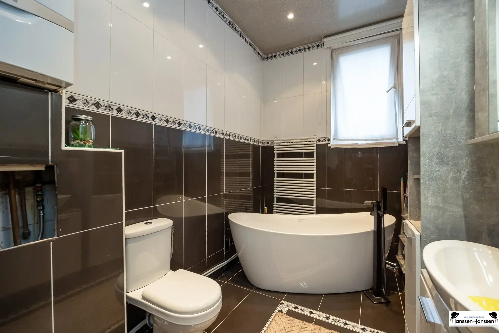 Instapklare woning met 3 à 4 slaapkamers in Antwerpen/Borgerhout foto 17