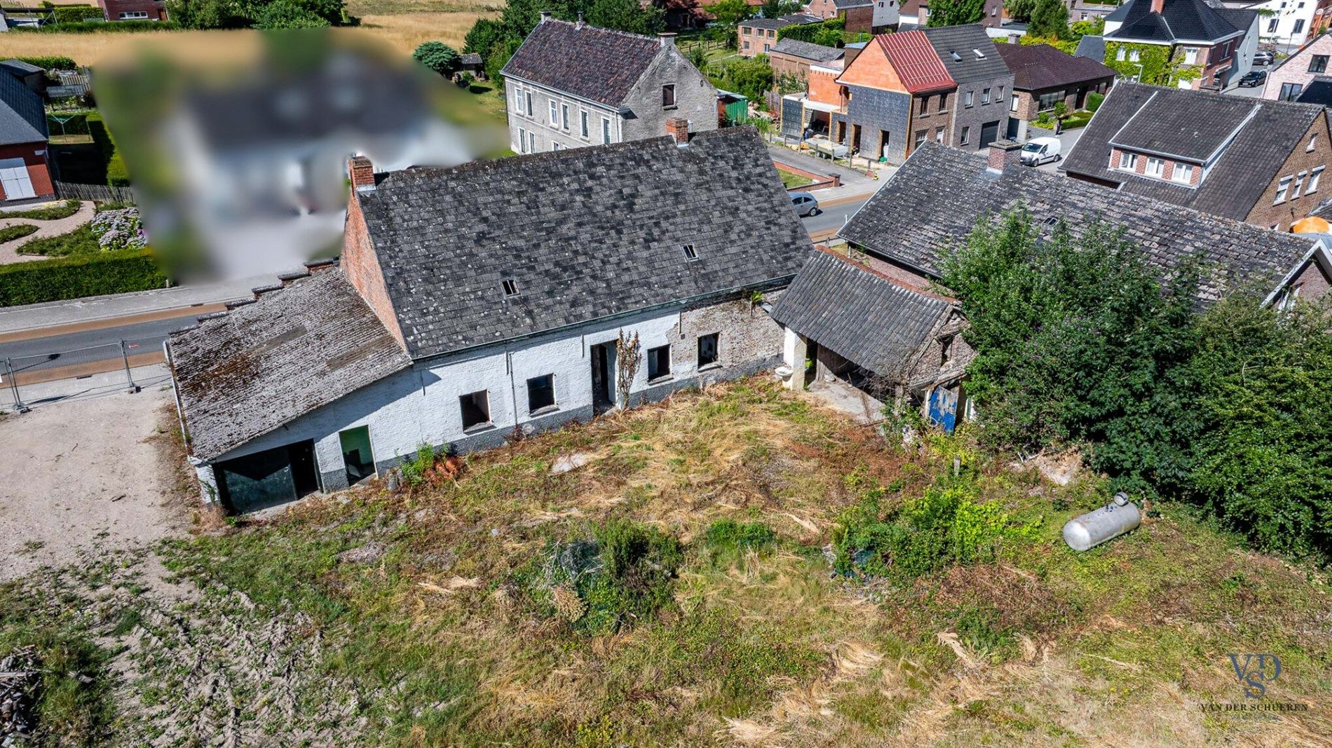 Hoofdfoto van de publicatie: Renovatieproject in hartje Dikkelvenne. 