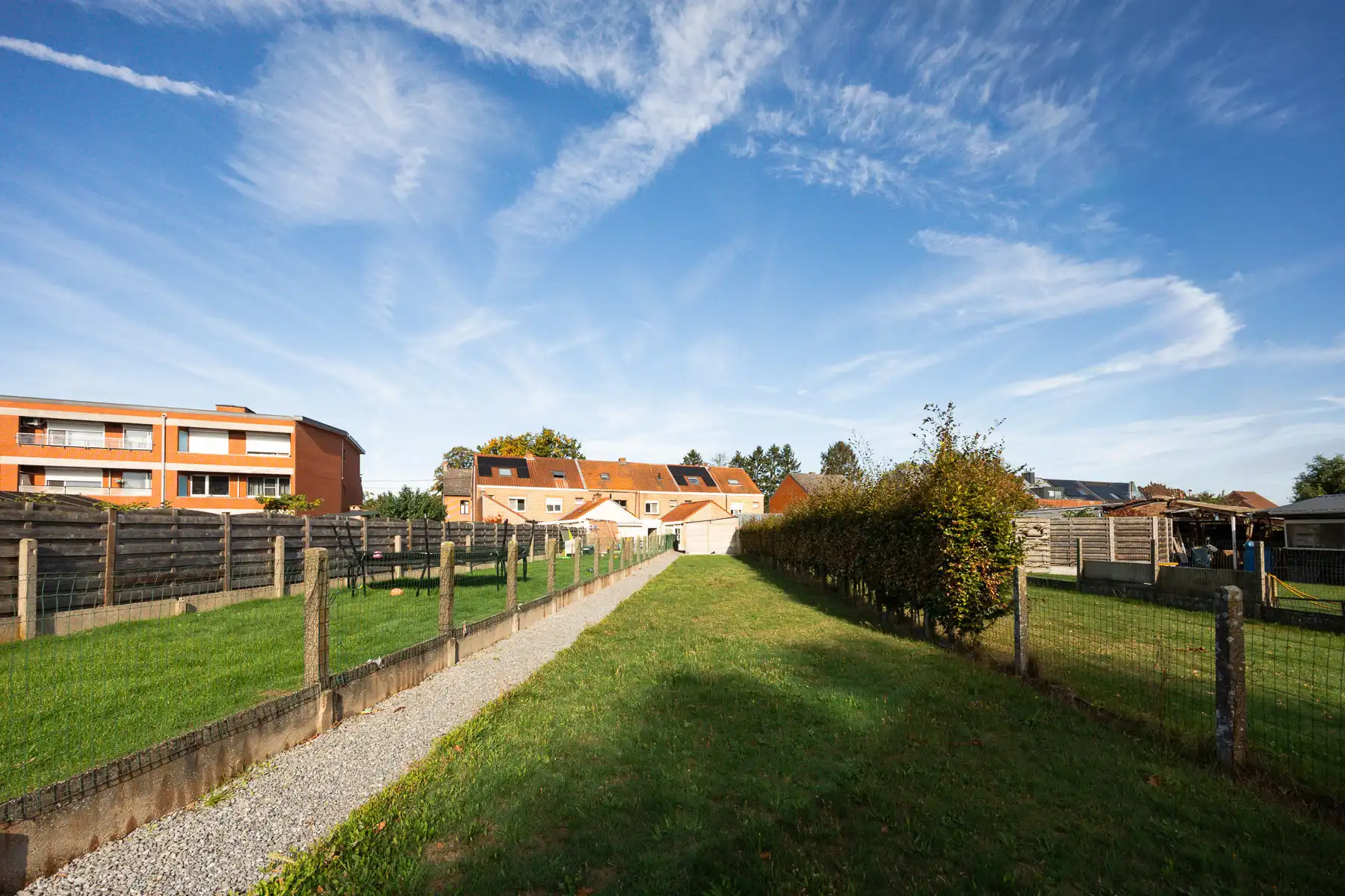 Leuke woning met grote tuin foto 29
