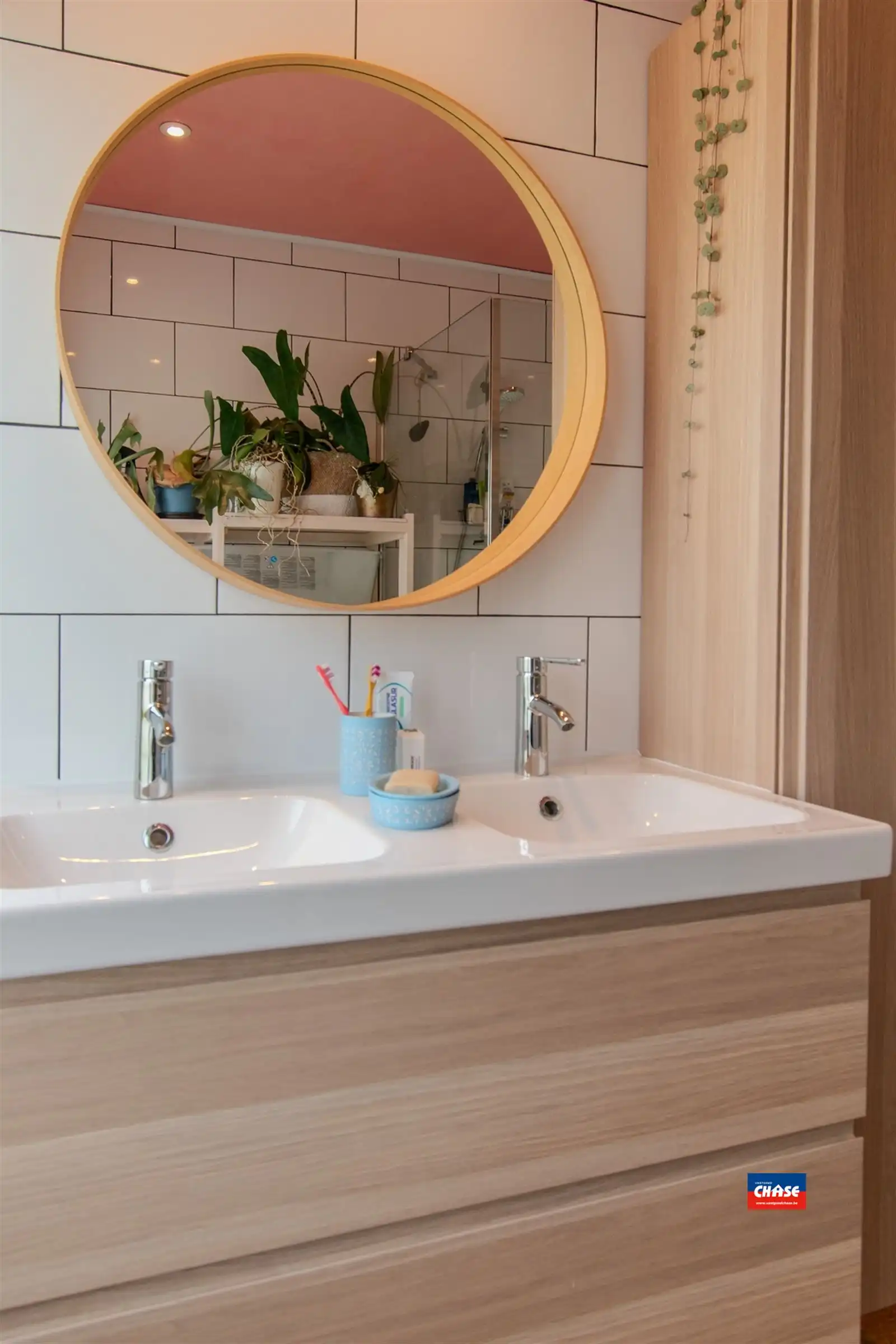 Instapklare Bel-étage met drie slaapkamers en grote tuin foto 22