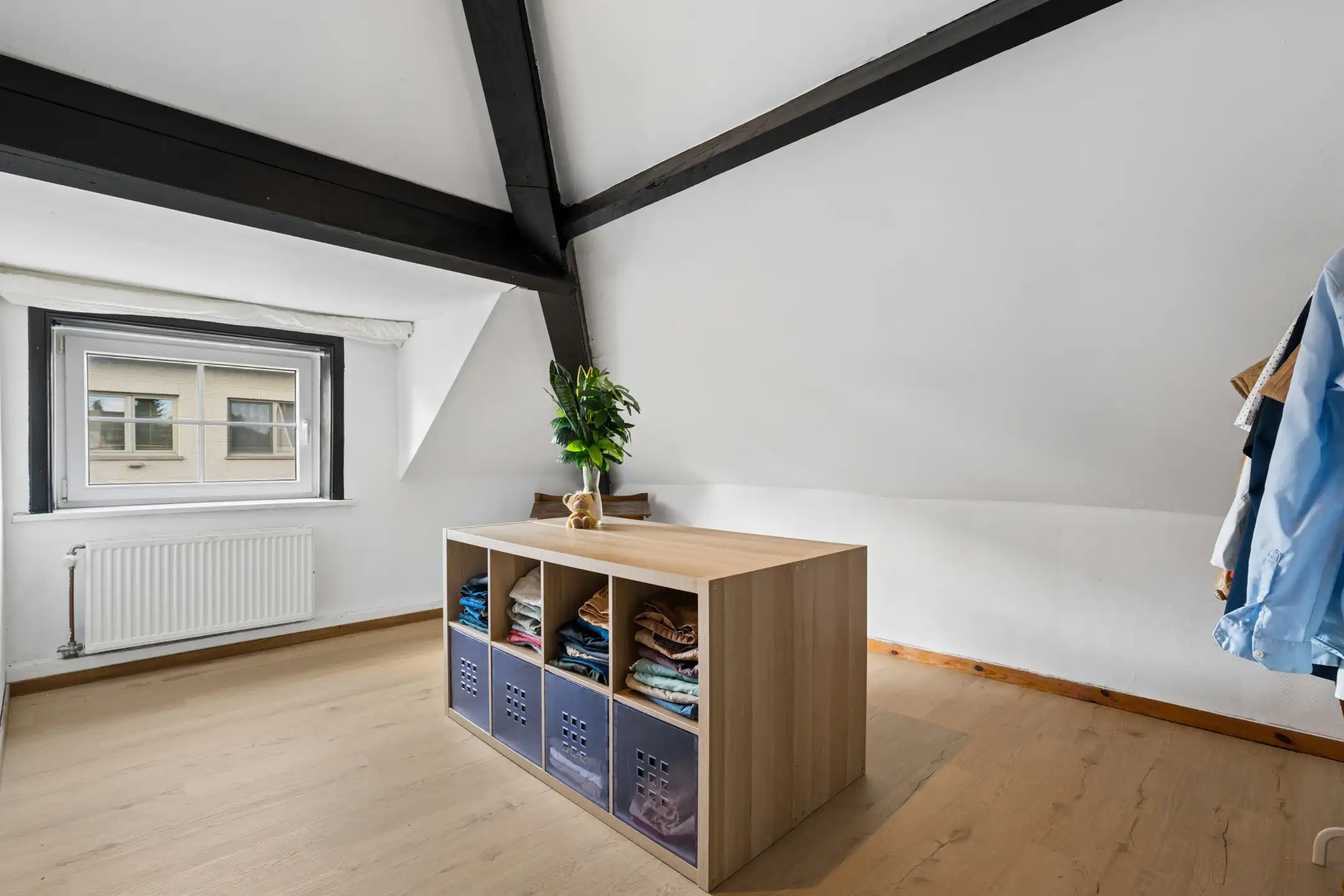 Instapklare, gerenoveerde gezinswoning met 3 slaapkamers foto 17