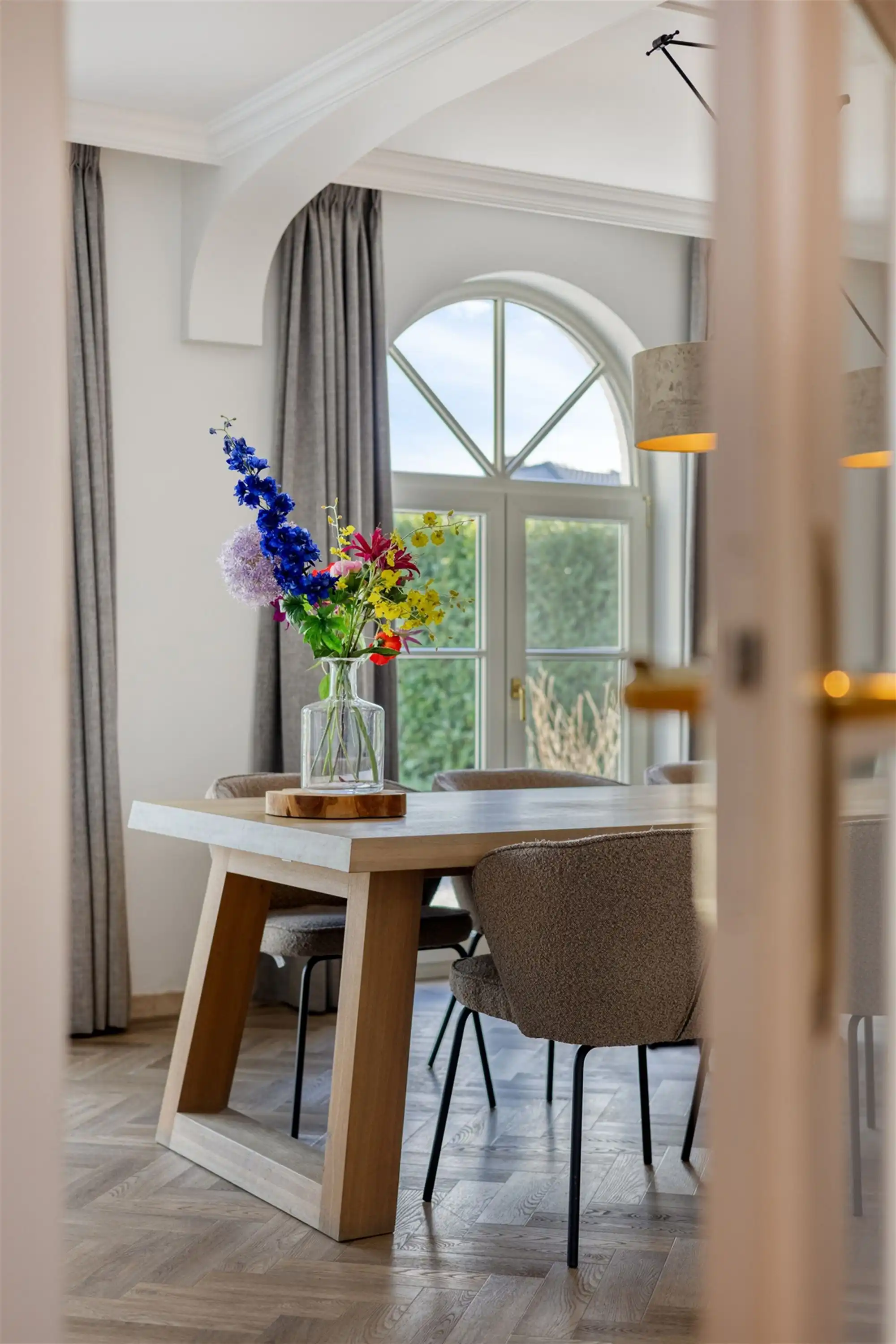 Instapklare tijdloze villa met 5 slpks op ca. 2000 m² foto 15