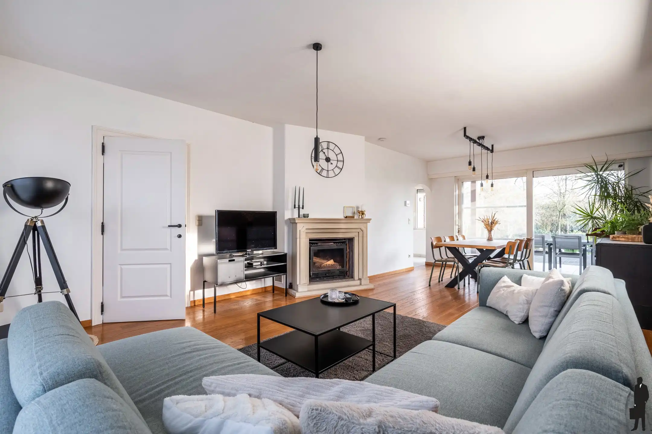 Vrijstaande woning op een ruim perceel van ca. 1.300 m² in hartje Loenhout! foto 8