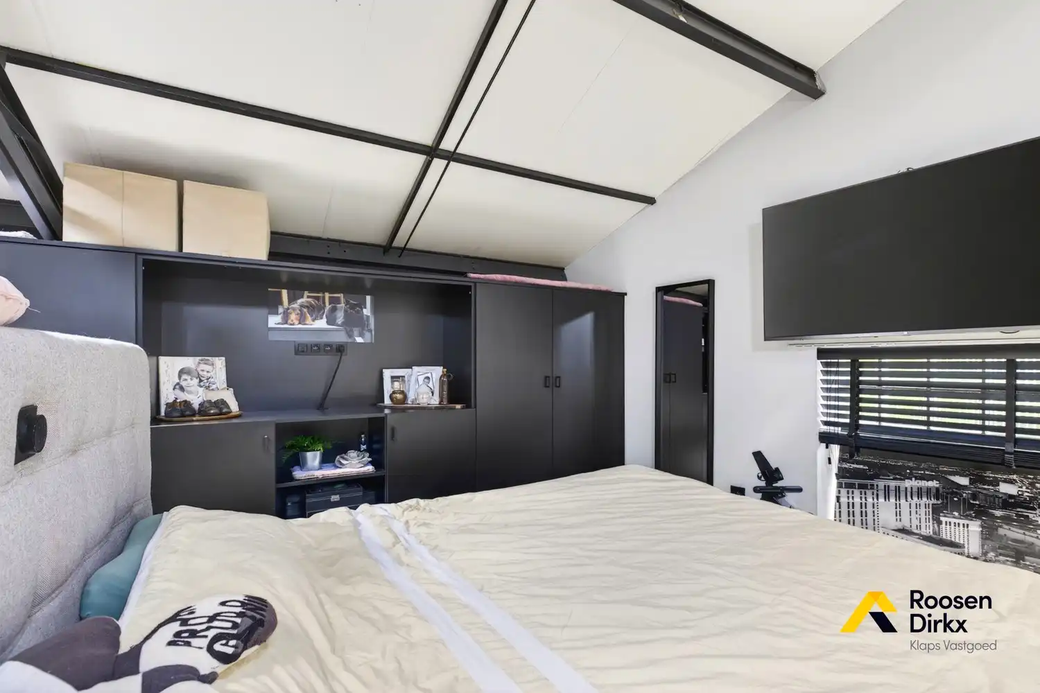 Unieke loft met overdekte autostaanplaats en 92m² bewoonbare oppervlakte in Bree centrum foto 20
