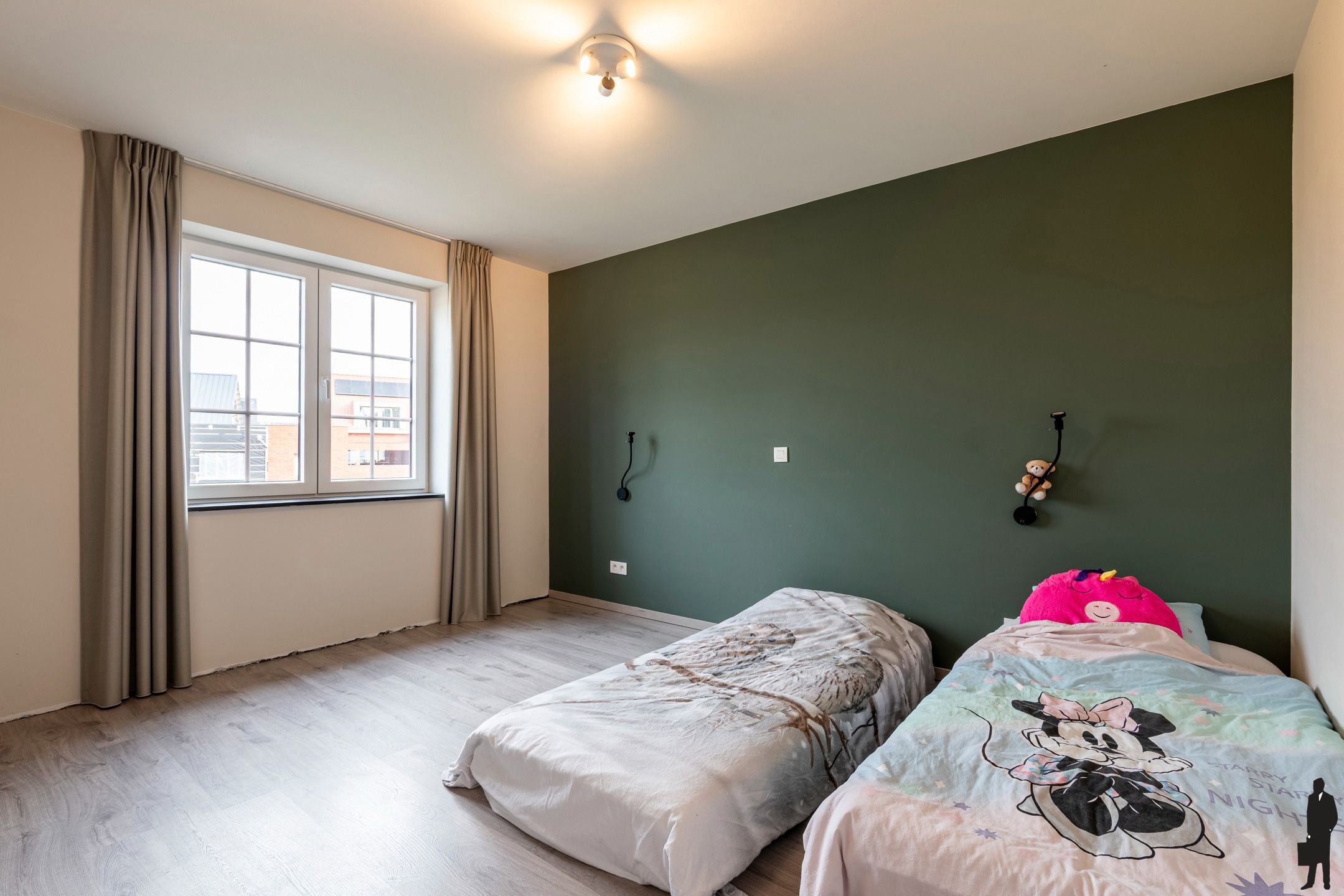 Recente gezinswoning met 5 slpks in rustig woonerf foto 9