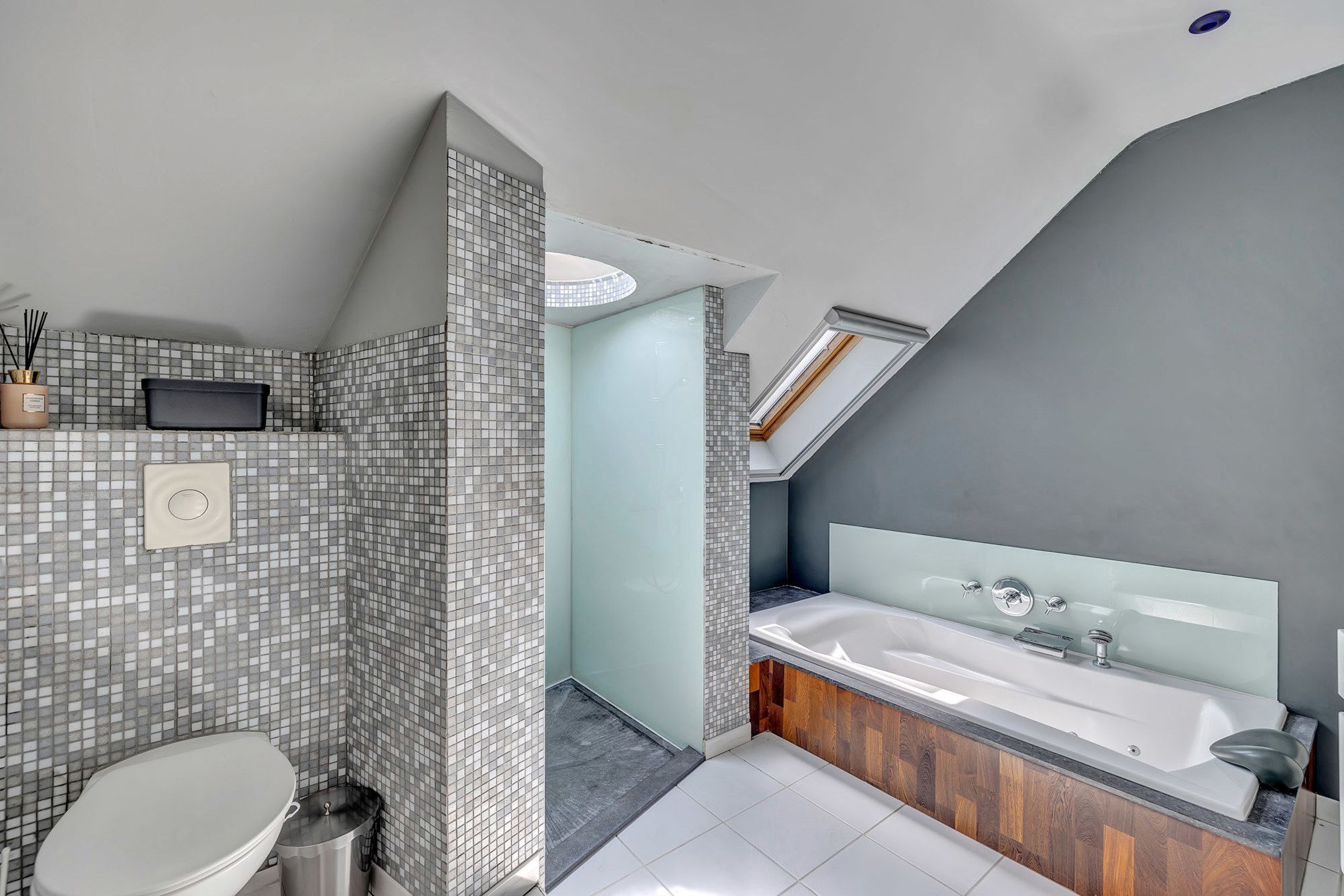 Gezellige, instapklare HOB met garage en tuin foto 22