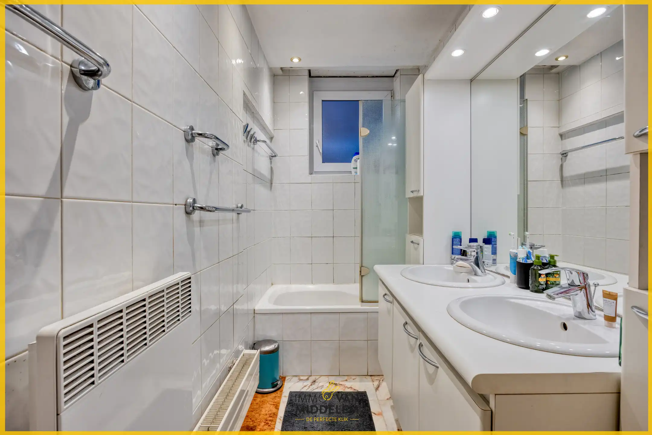 APPARTEMENT MET 2 KAMERS, TERRAS, TUIN EN GARAGE foto 10