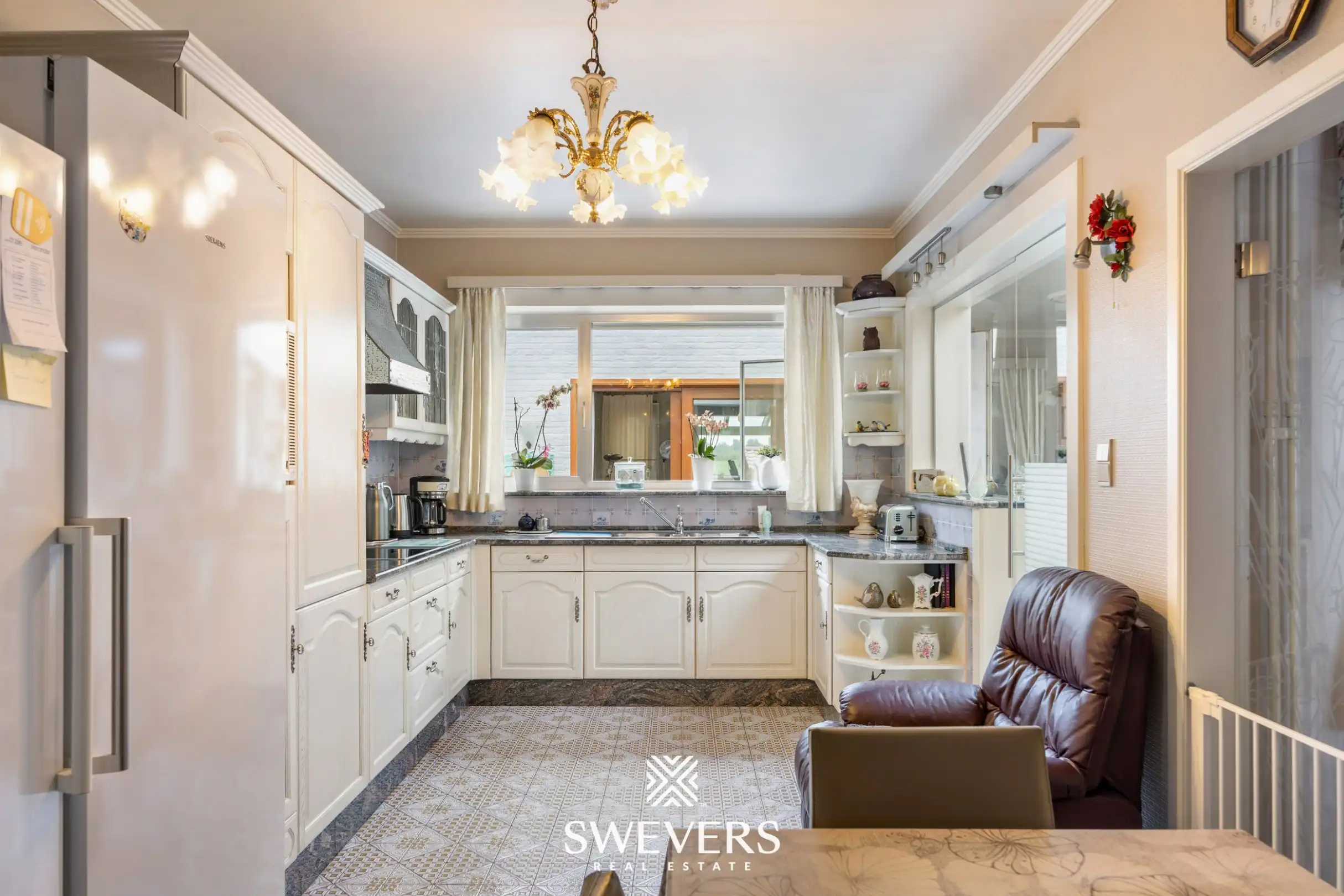 Royale gezinswoning met 257 m² woonruimte foto 6