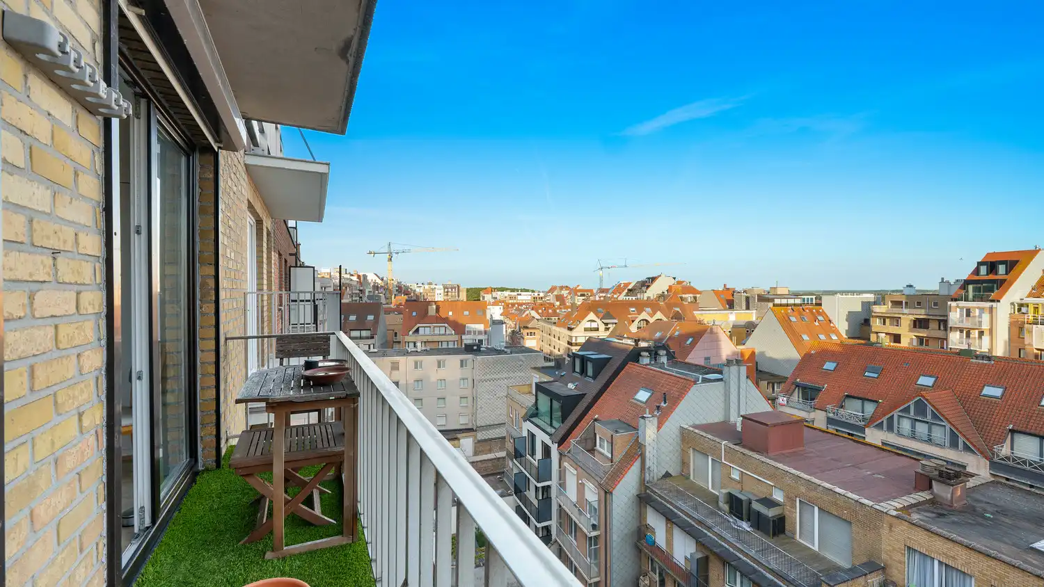 Ruim 2-slaapkamerappartement met frontaal zeezicht op een gegeerde ligging aan de Zeedijk. foto 14