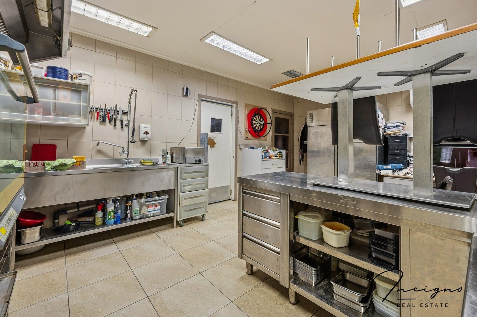 Handelspand met woonst met uitstekende visibiliteit foto 8