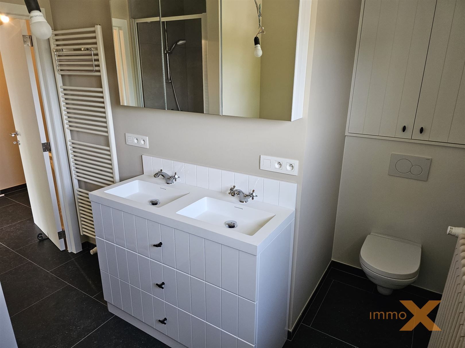 GERENOVEERDE INSTAPKLARE WONING MET GARAGE foto 22
