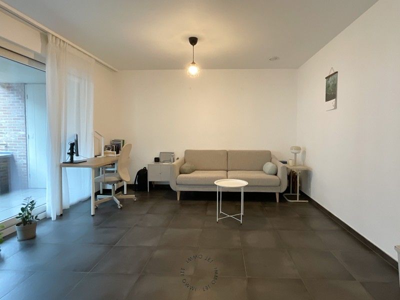 Recent appartement in centrum Beveren met 1 slaapkamer en terras foto 3